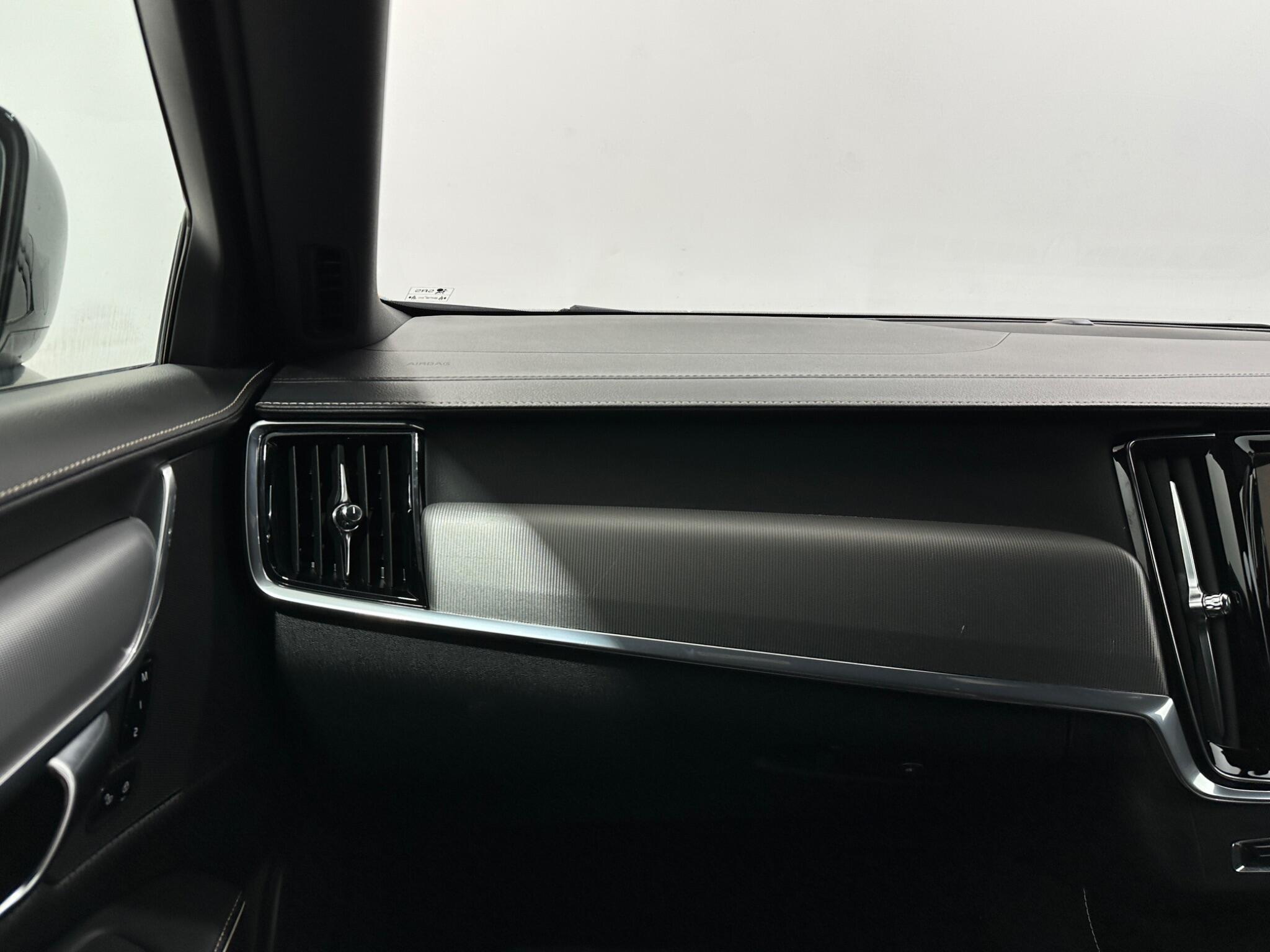 Volvo S90 view 29