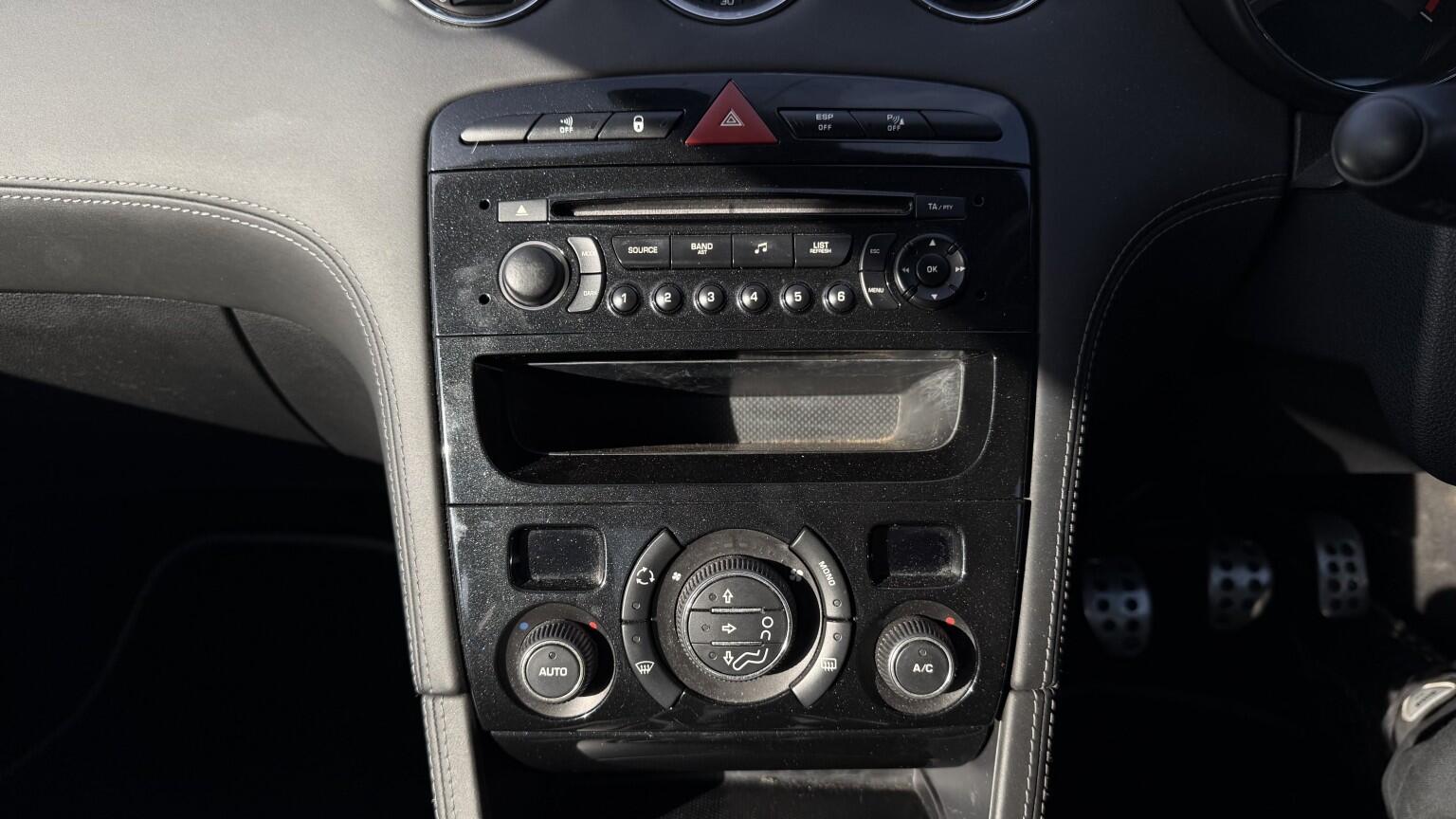 Peugeot RCZ view 24