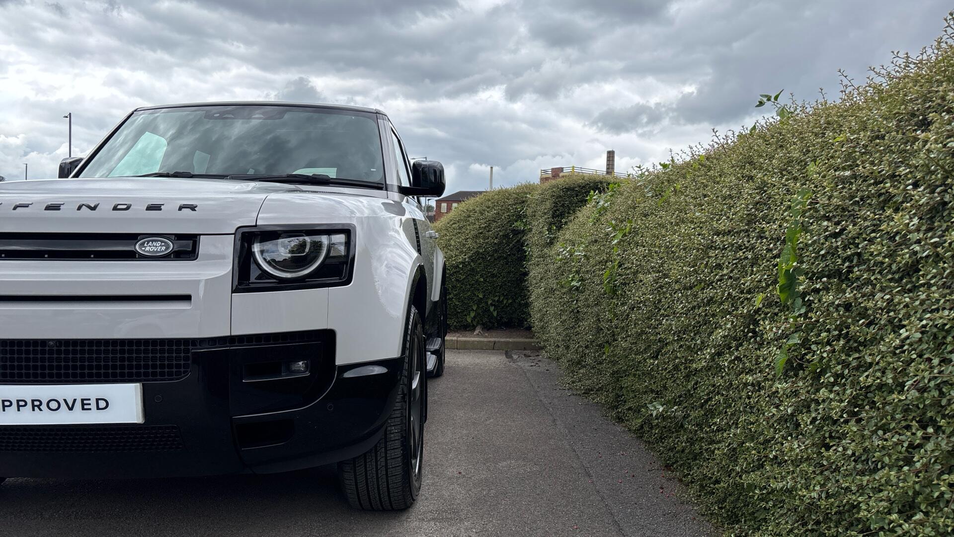 Land Rover Defender view 47
