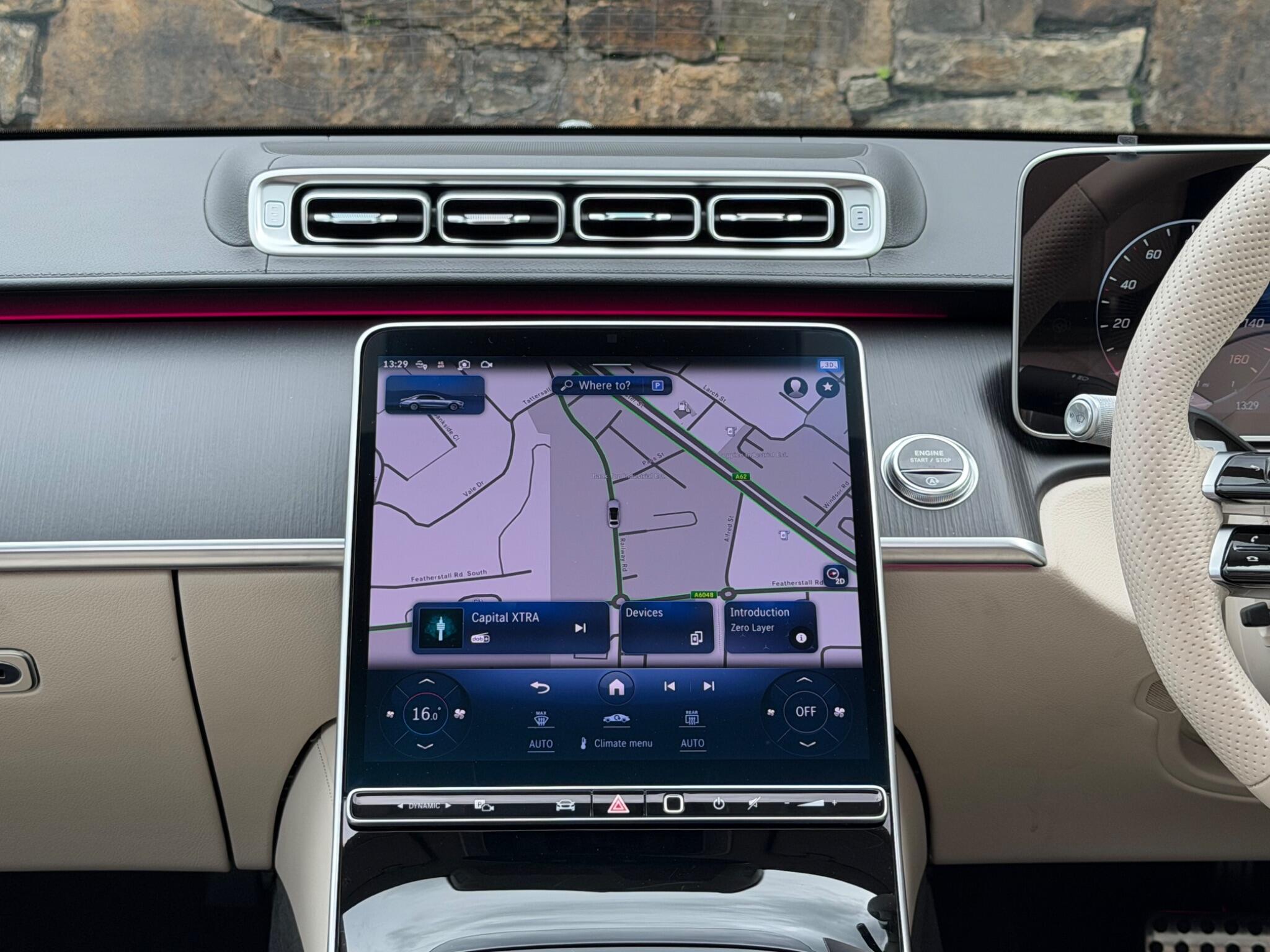 Mercedes-Benz S-Class view 32