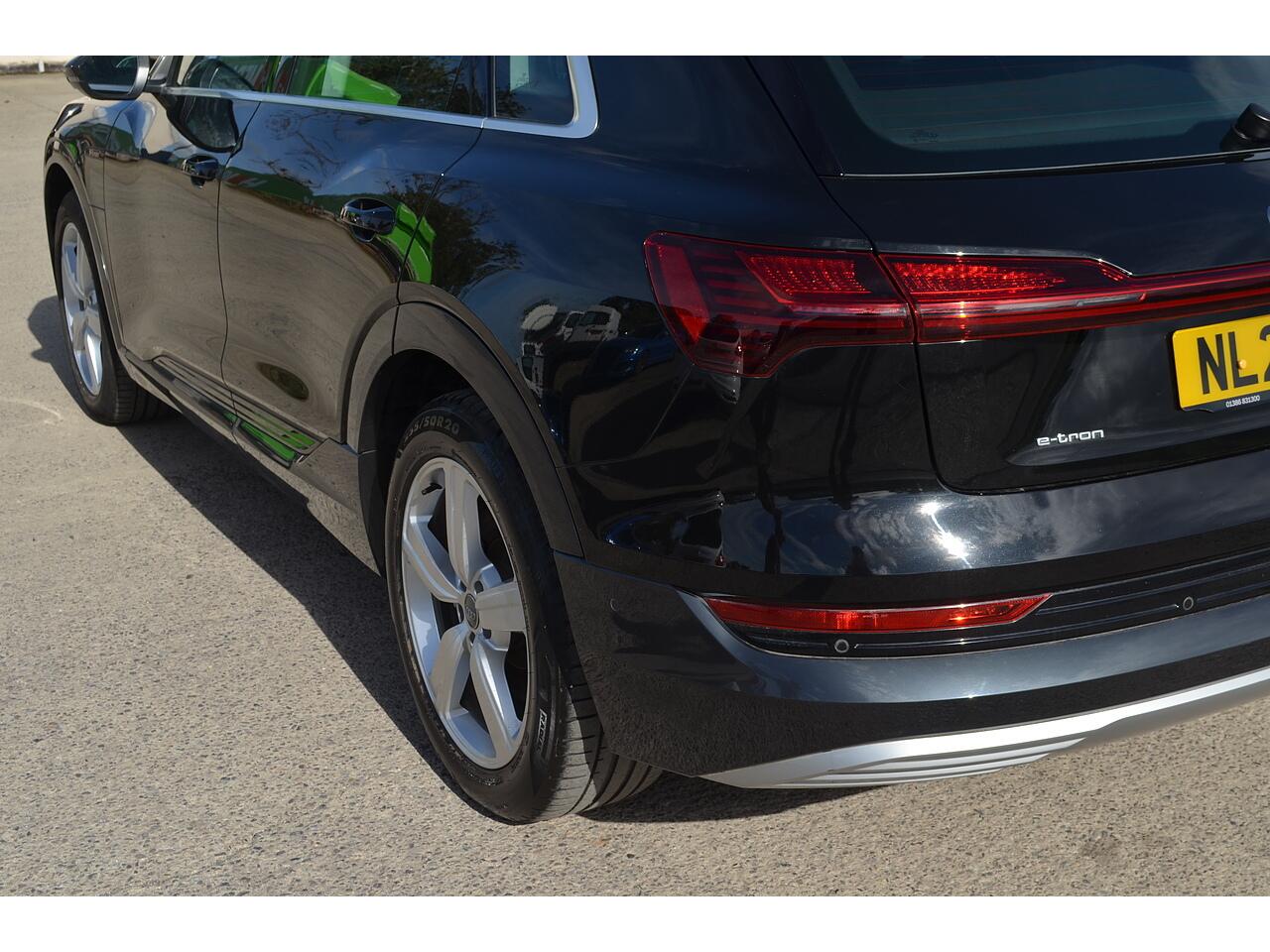 Audi E-Tron view 46
