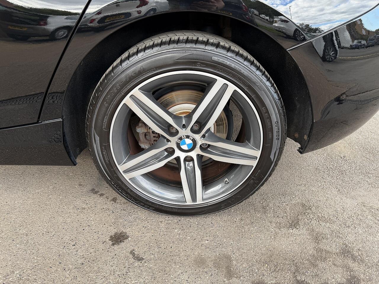 BMW 1 Series view 25