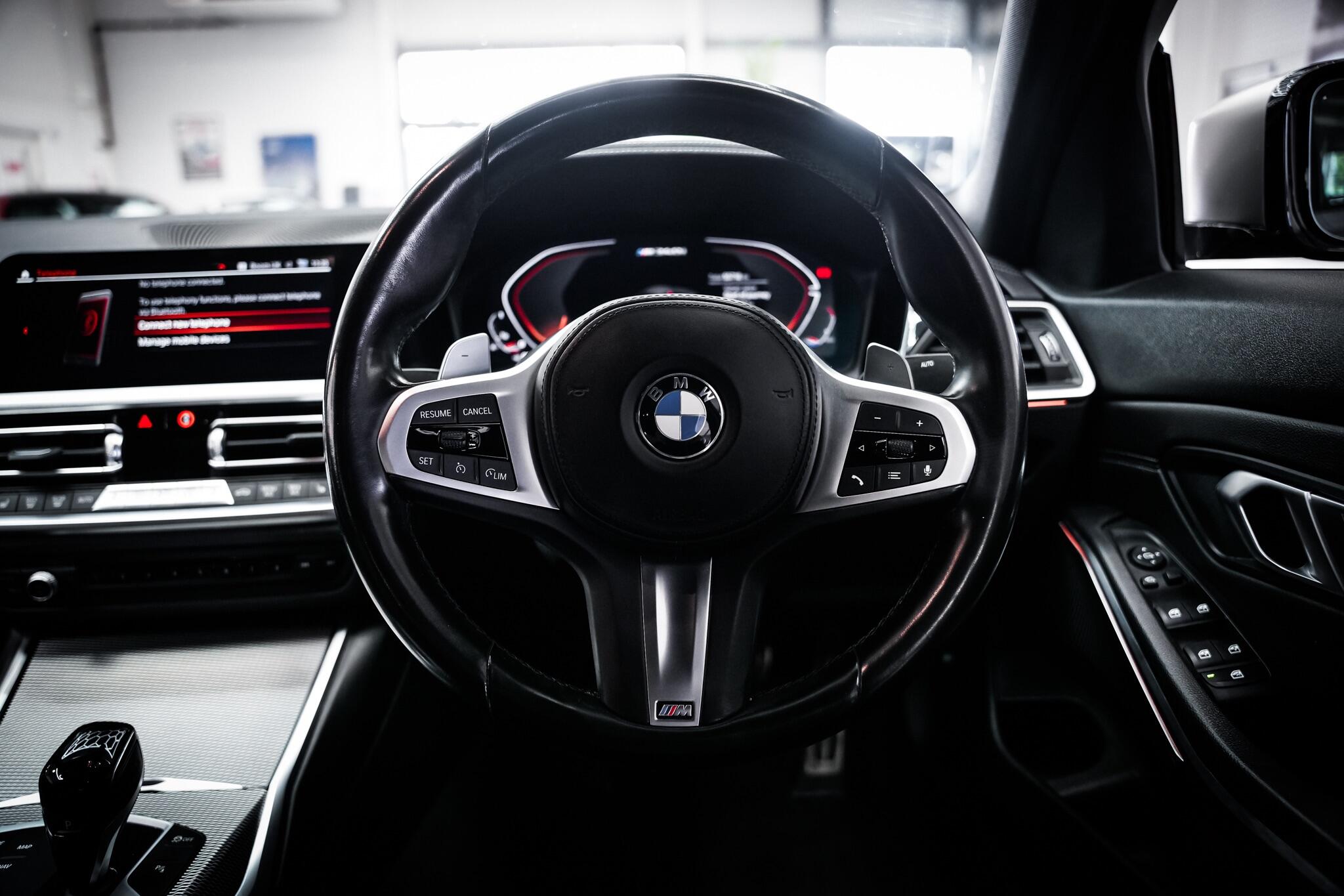 BMW 3 Series view 19