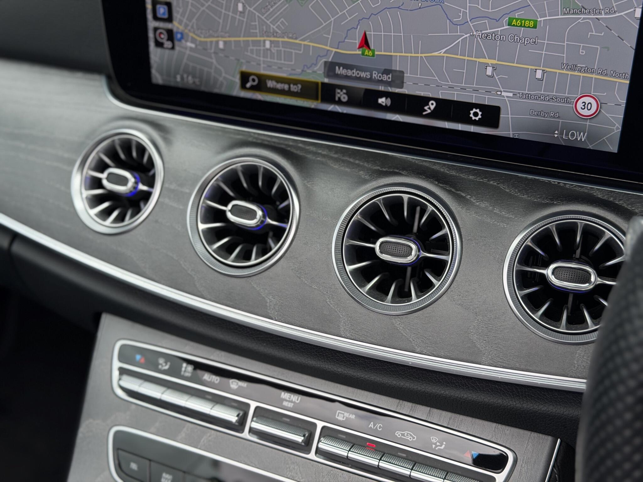 Mercedes-Benz E-Class view 30