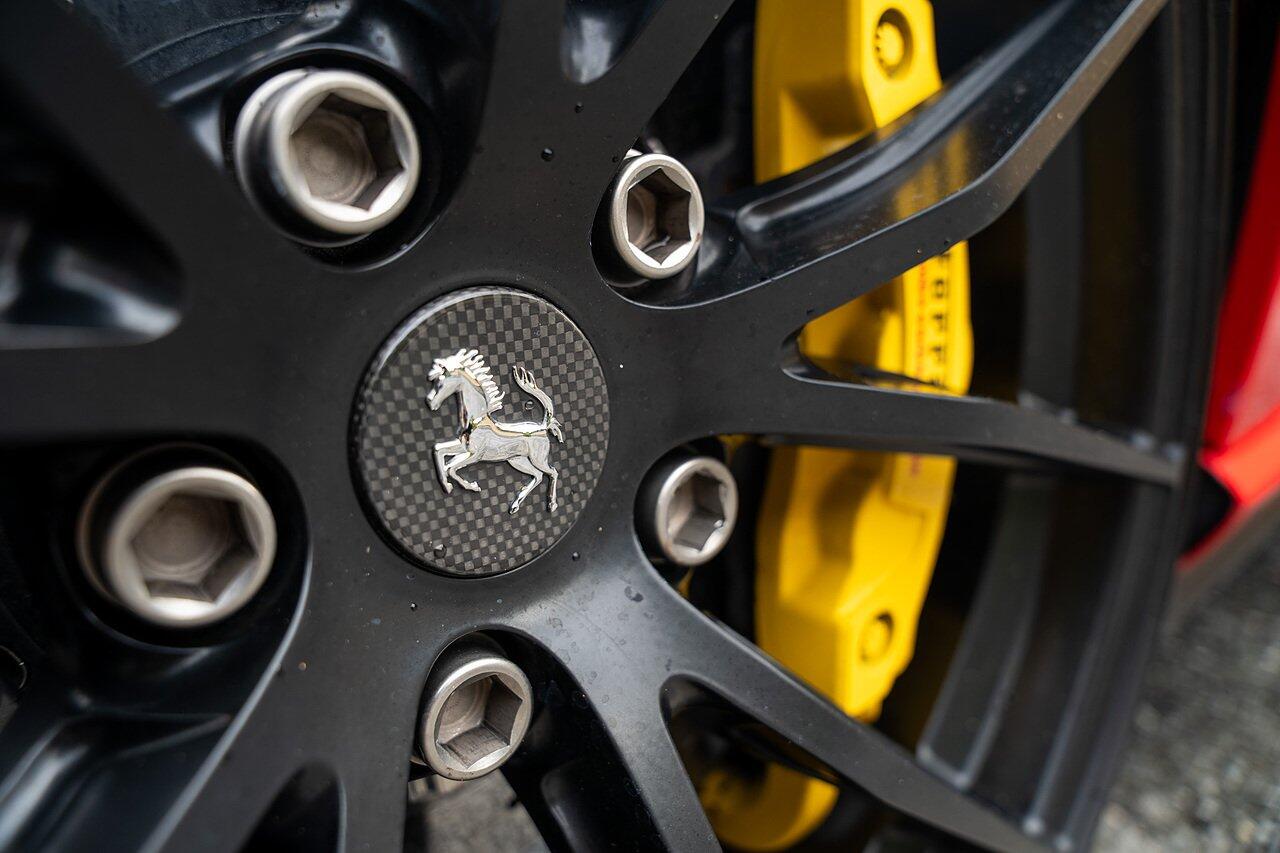 Ferrari 812 view 48