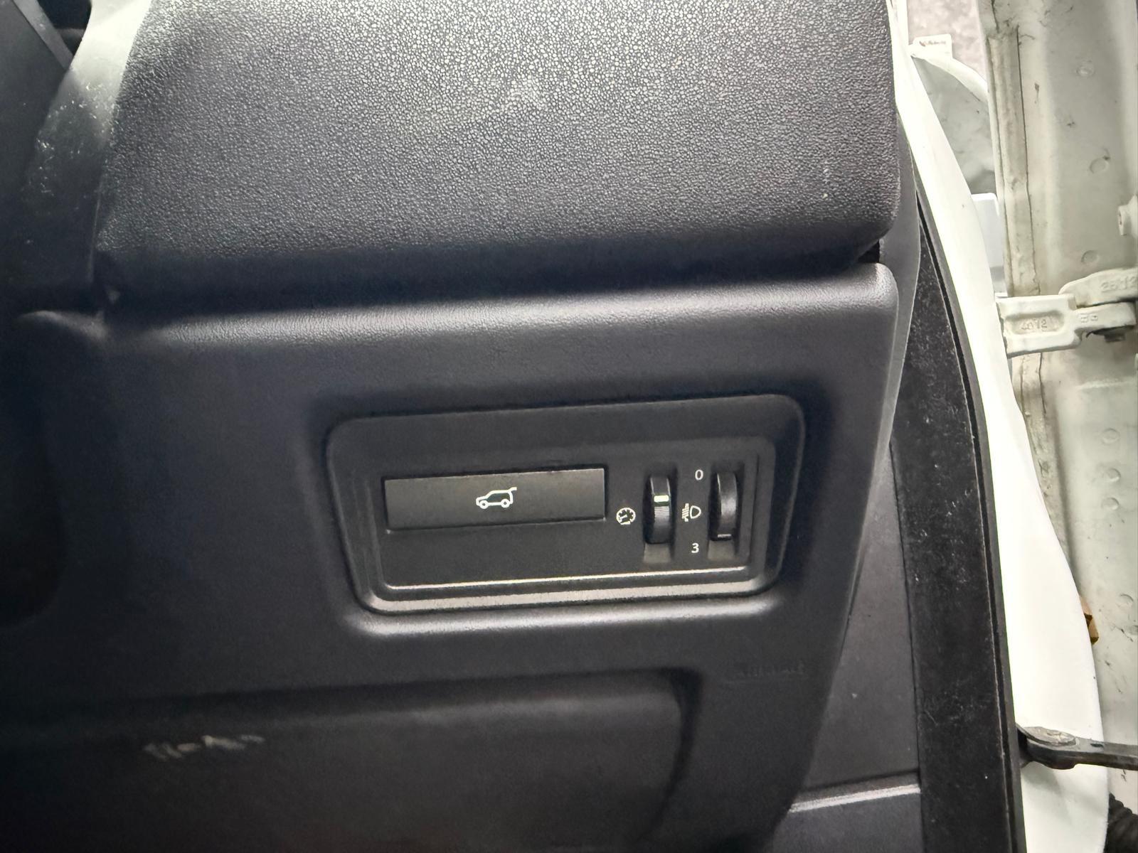 Land Rover Range Rover Evoque view 24