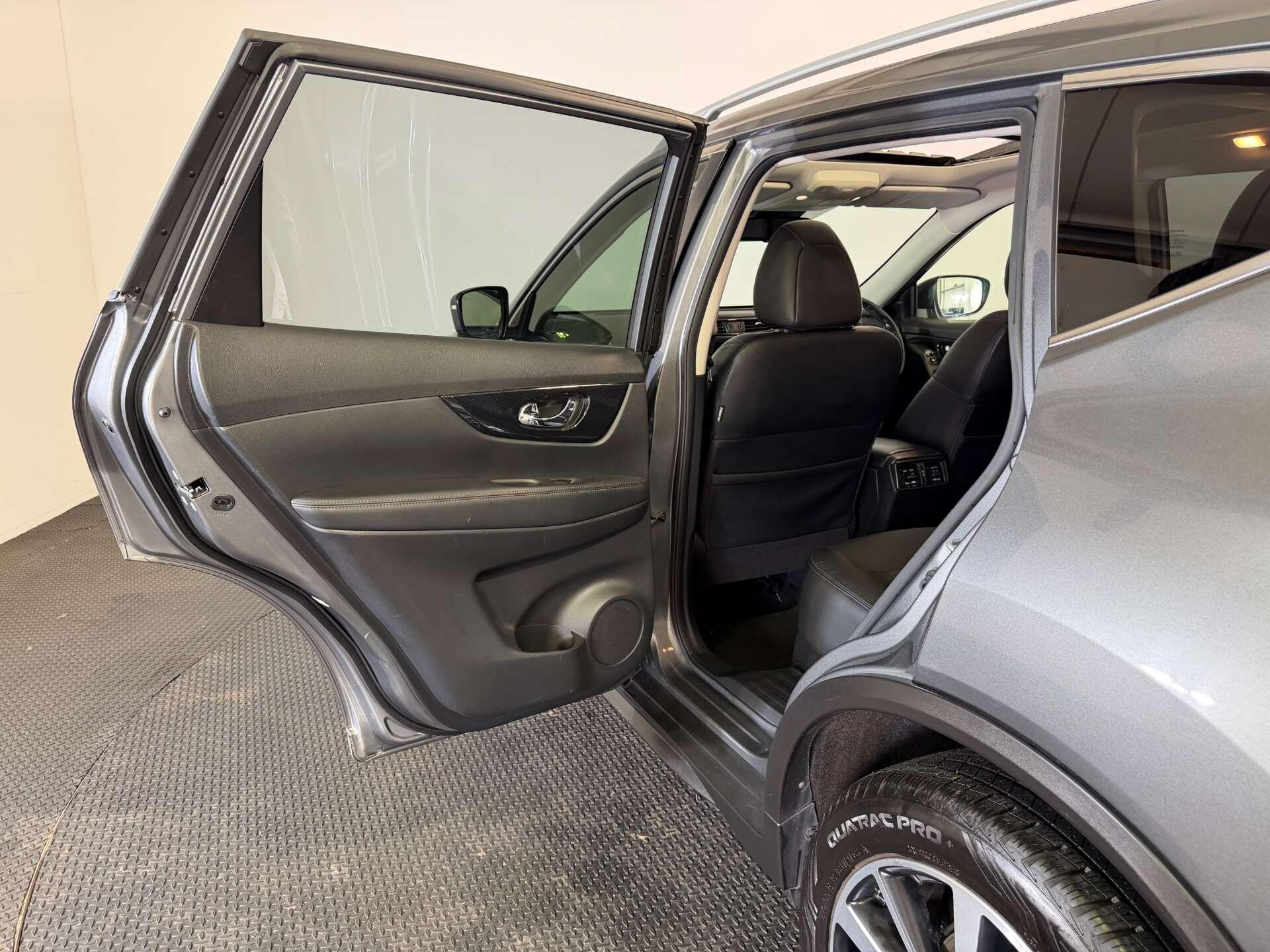 Nissan X-Trail view 60