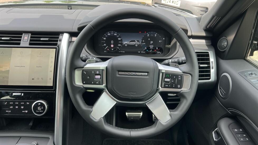 Land Rover Discovery view 15