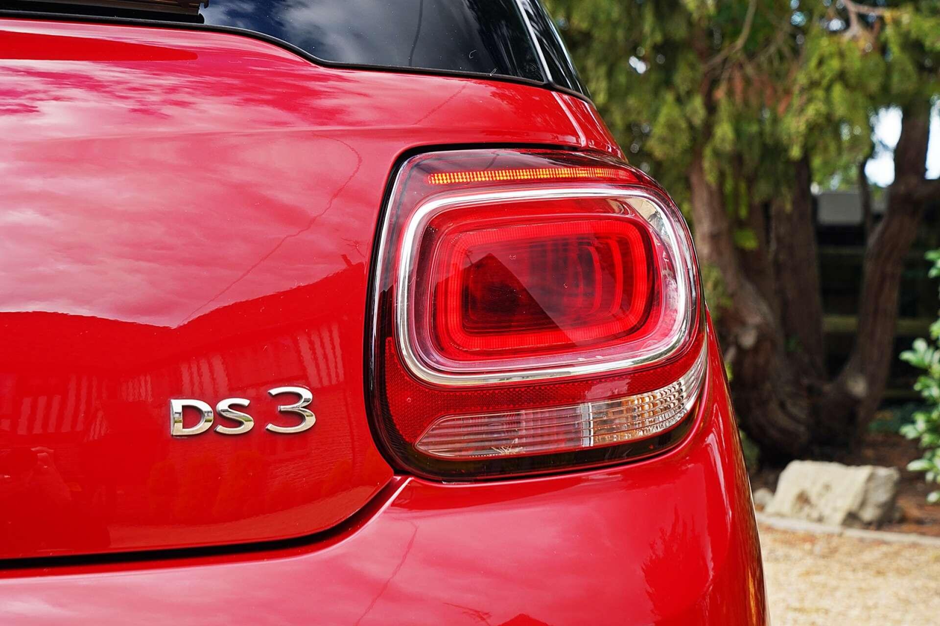DS Automobiles DS 3 view 6