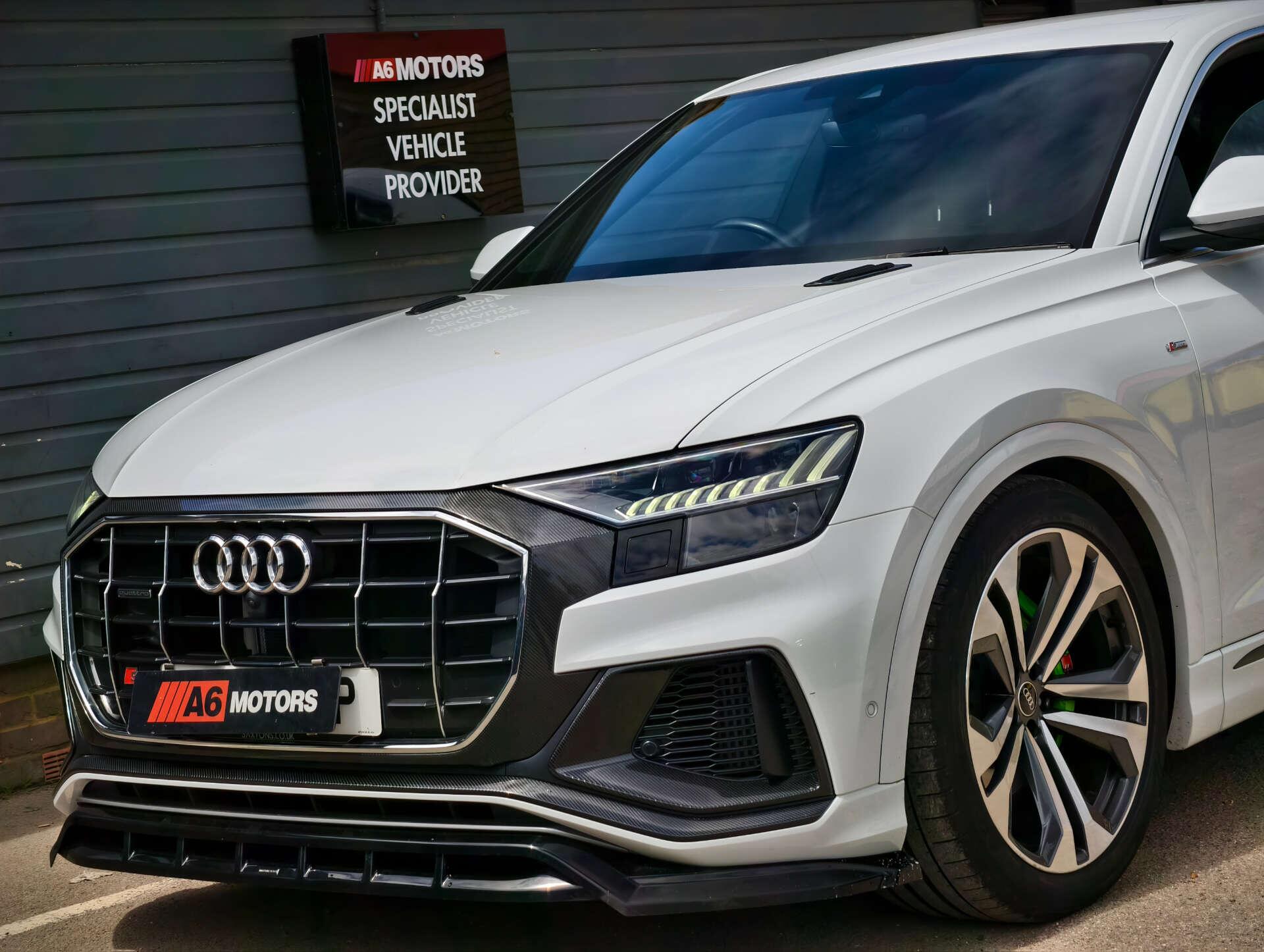 Audi Q8 view 24