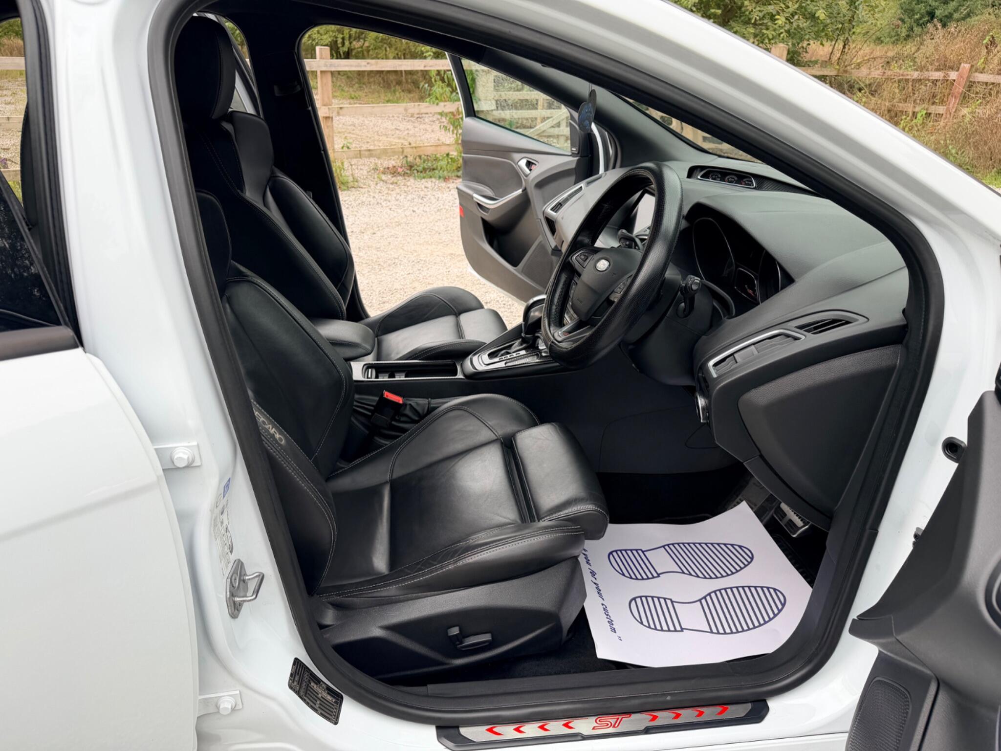 Ford Focus view 15