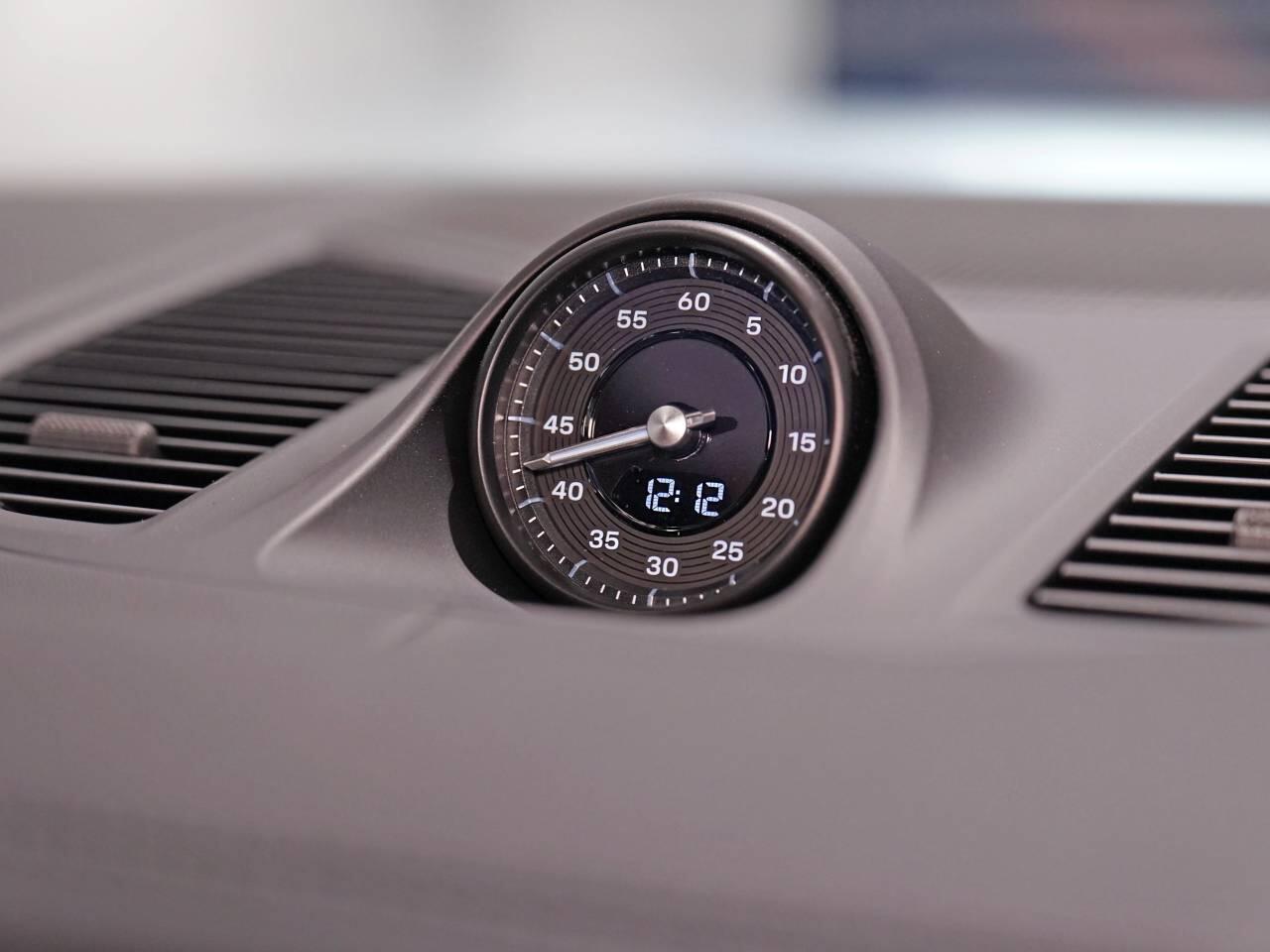 Porsche Cayenne view 5