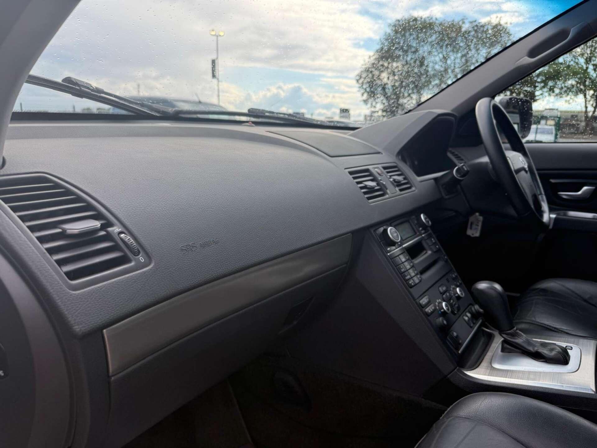 Volvo XC90 view 35