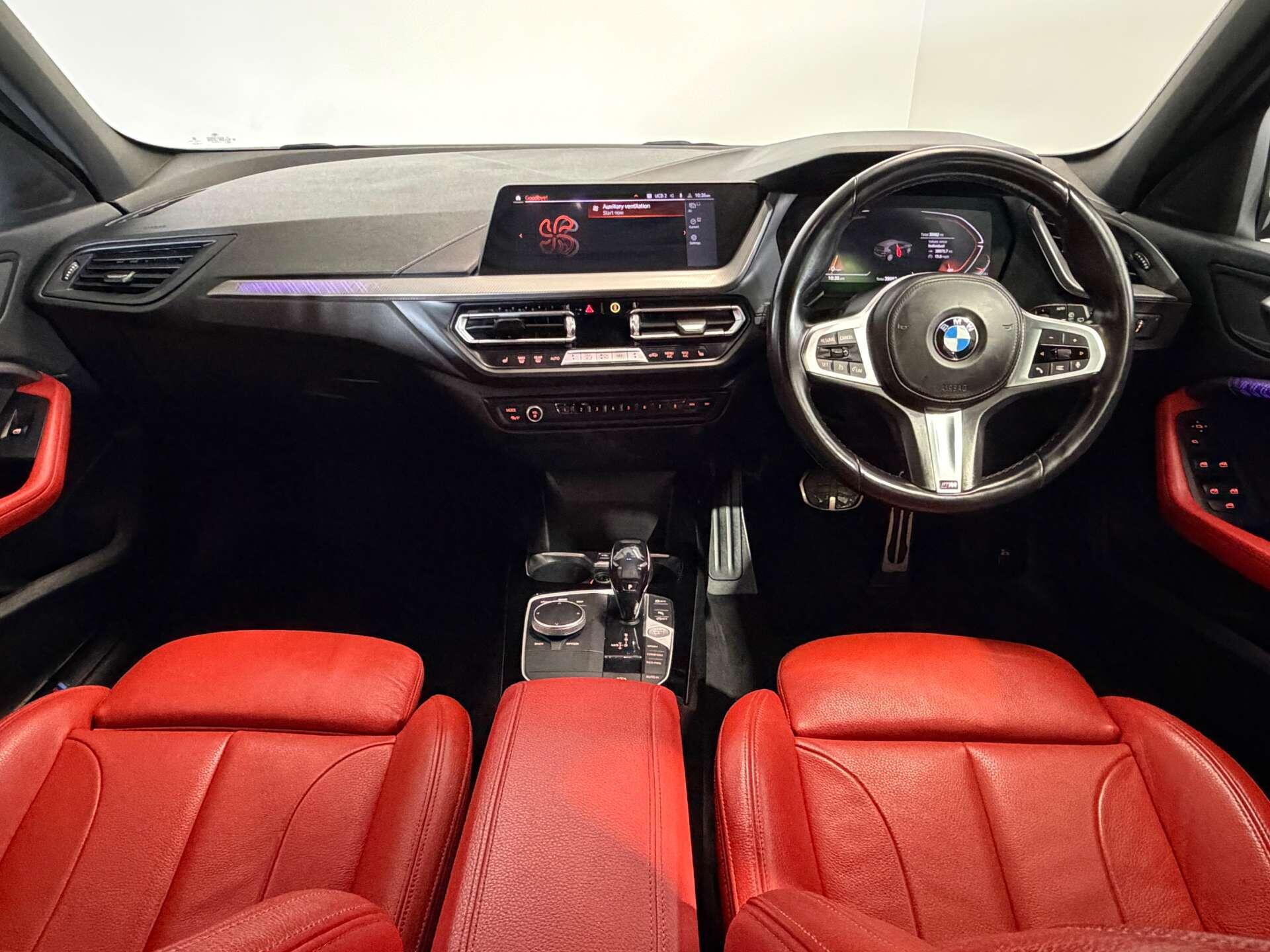 BMW 1 Series view 13