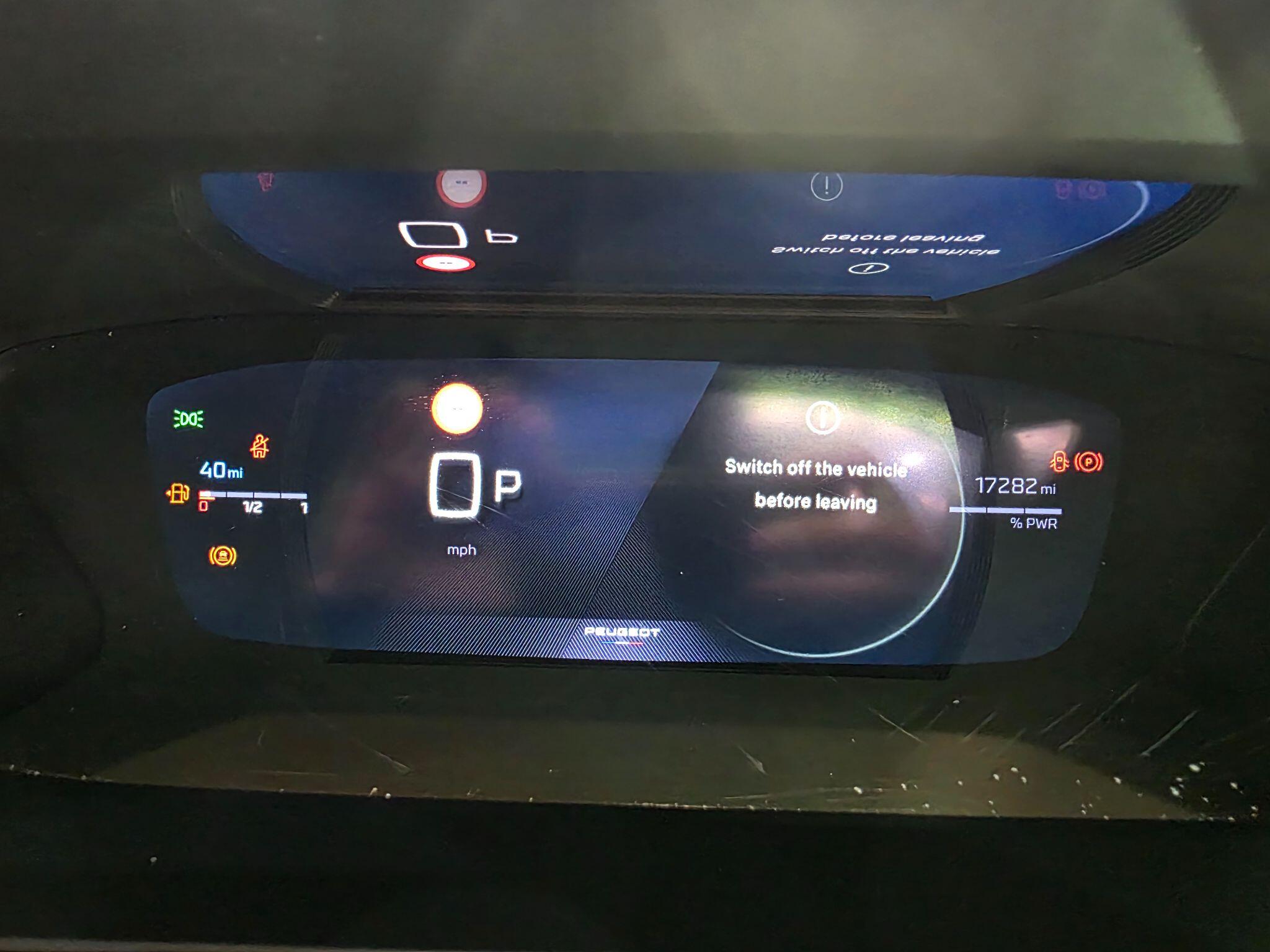 Peugeot 208 view 11