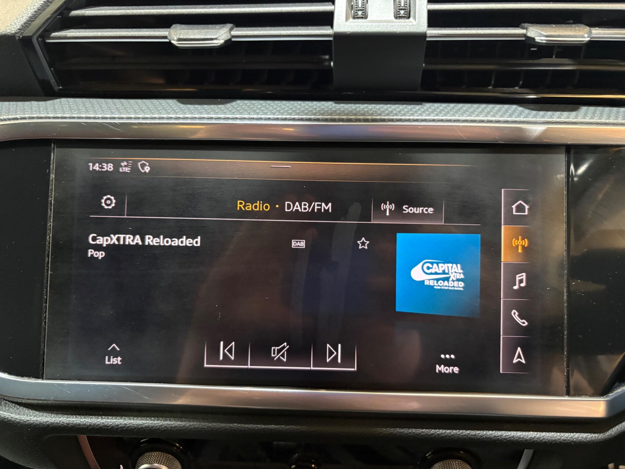 Audi Q3 view 52