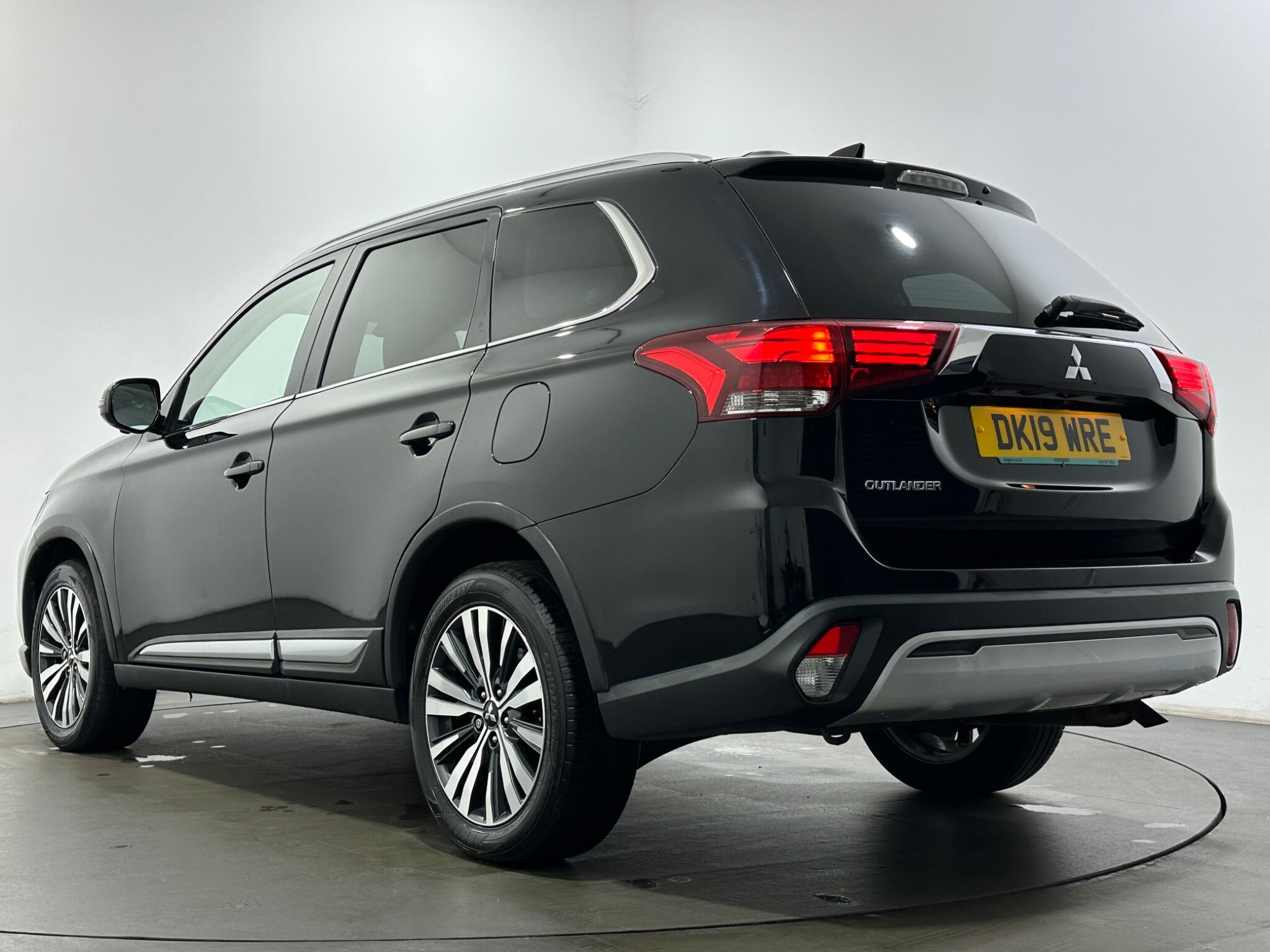 Mitsubishi Outlander view 50