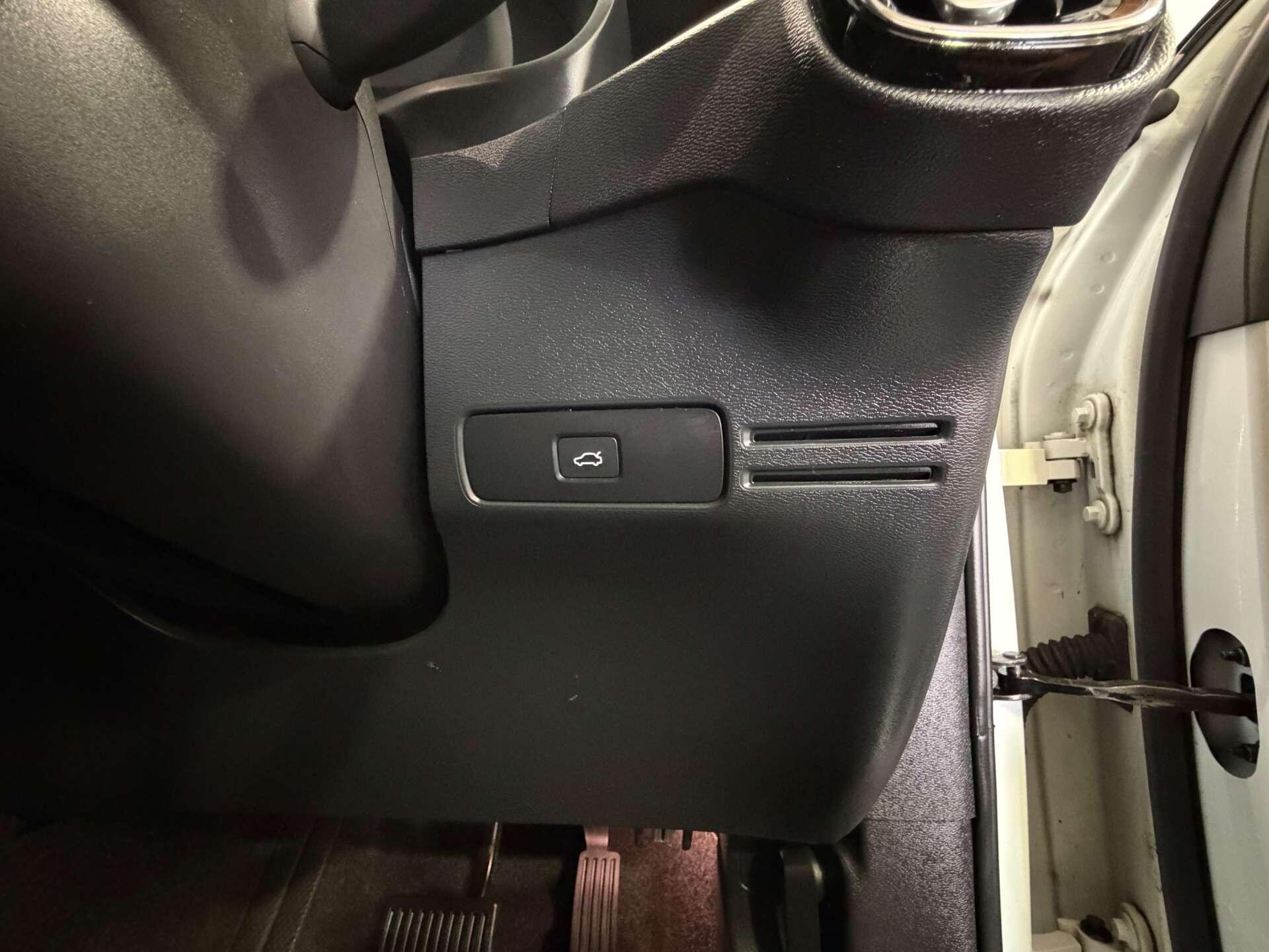 Volvo XC40 view 21