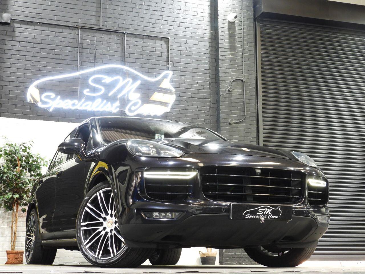 Porsche Cayenne view 8