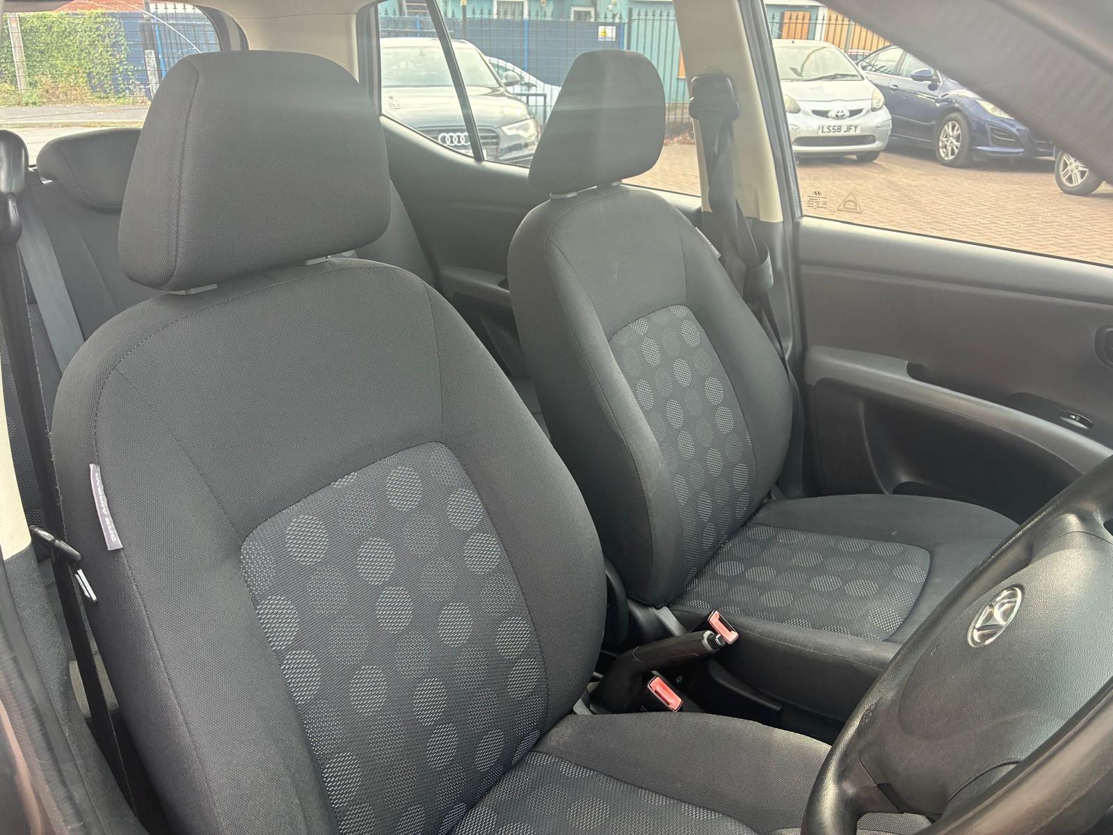 Hyundai i10 view 16