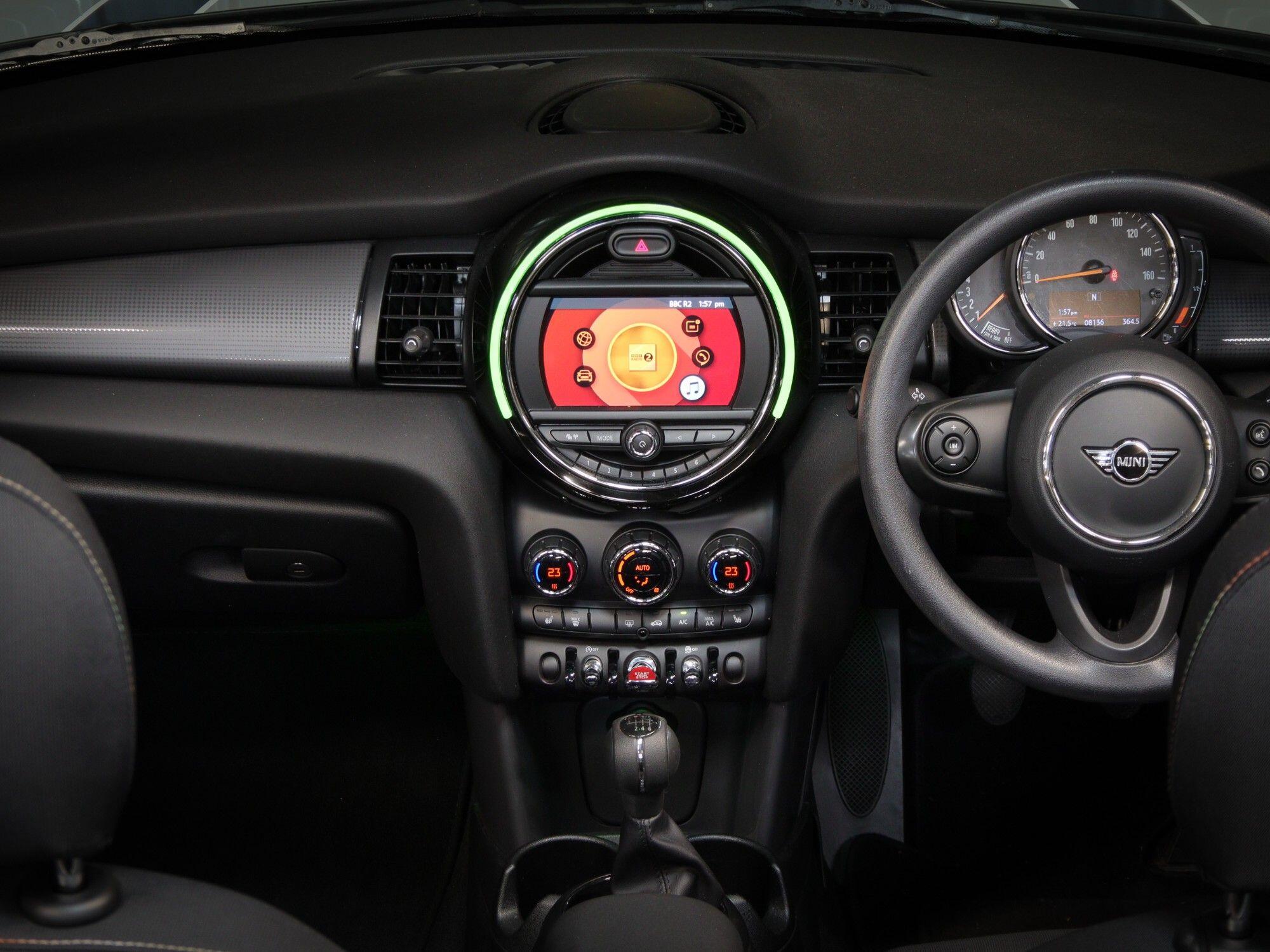 Mini Convertible view 17