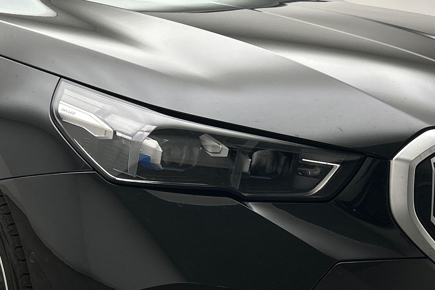 BMW i5 view 21
