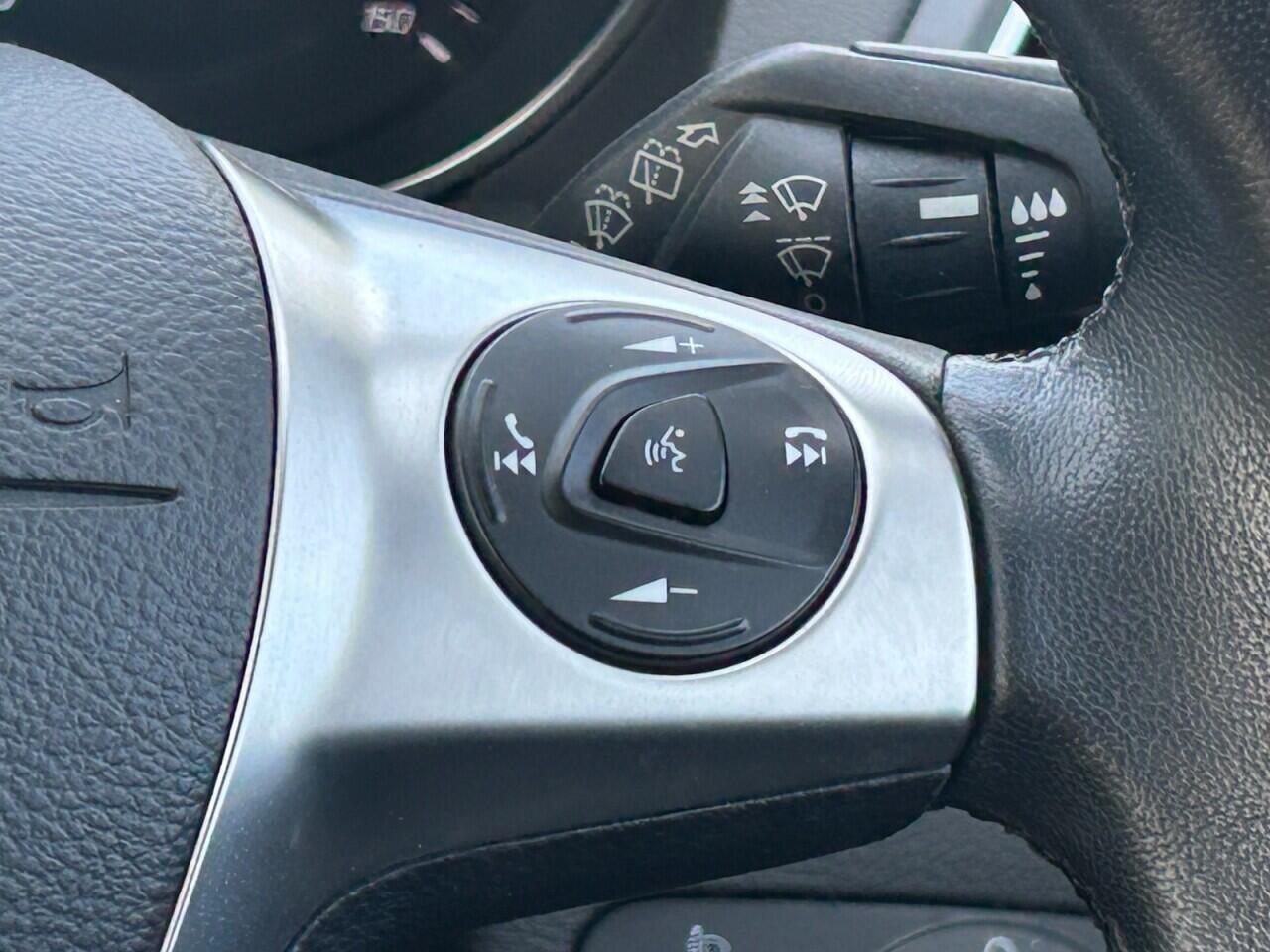 Ford Kuga view 25