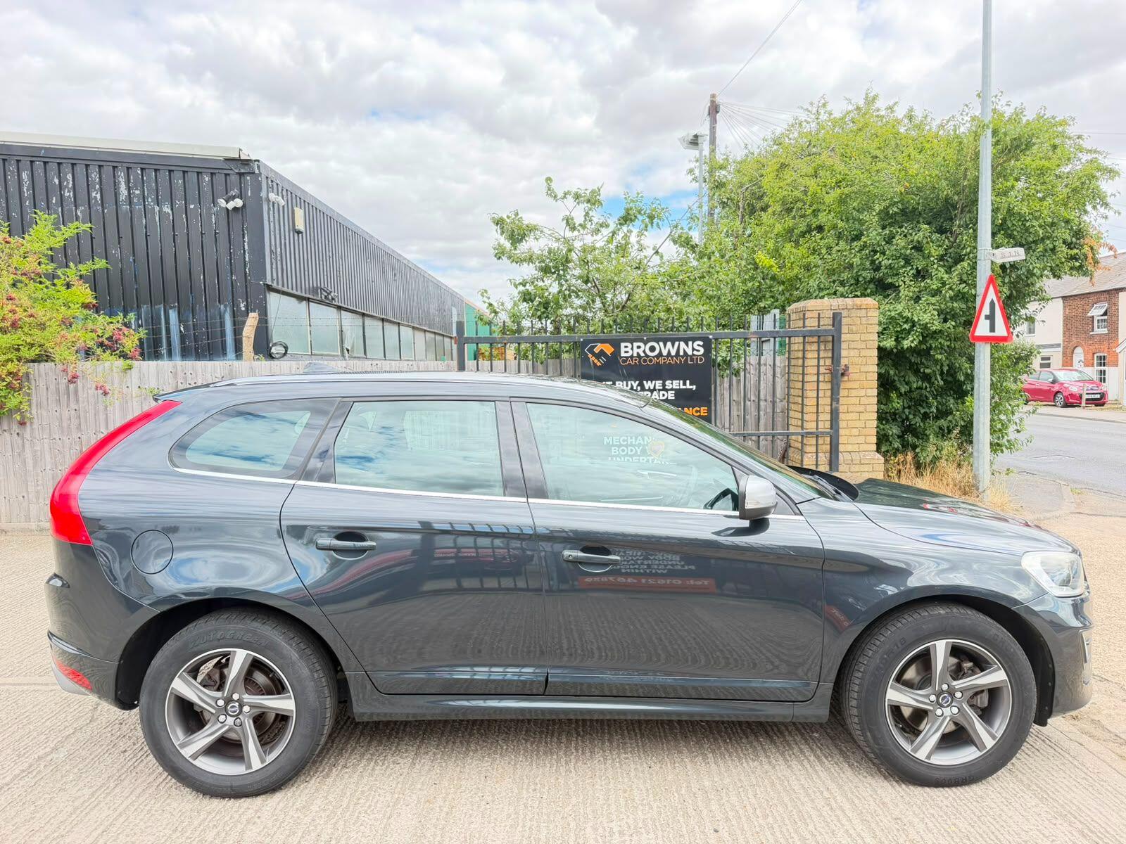 Volvo XC60 view 7