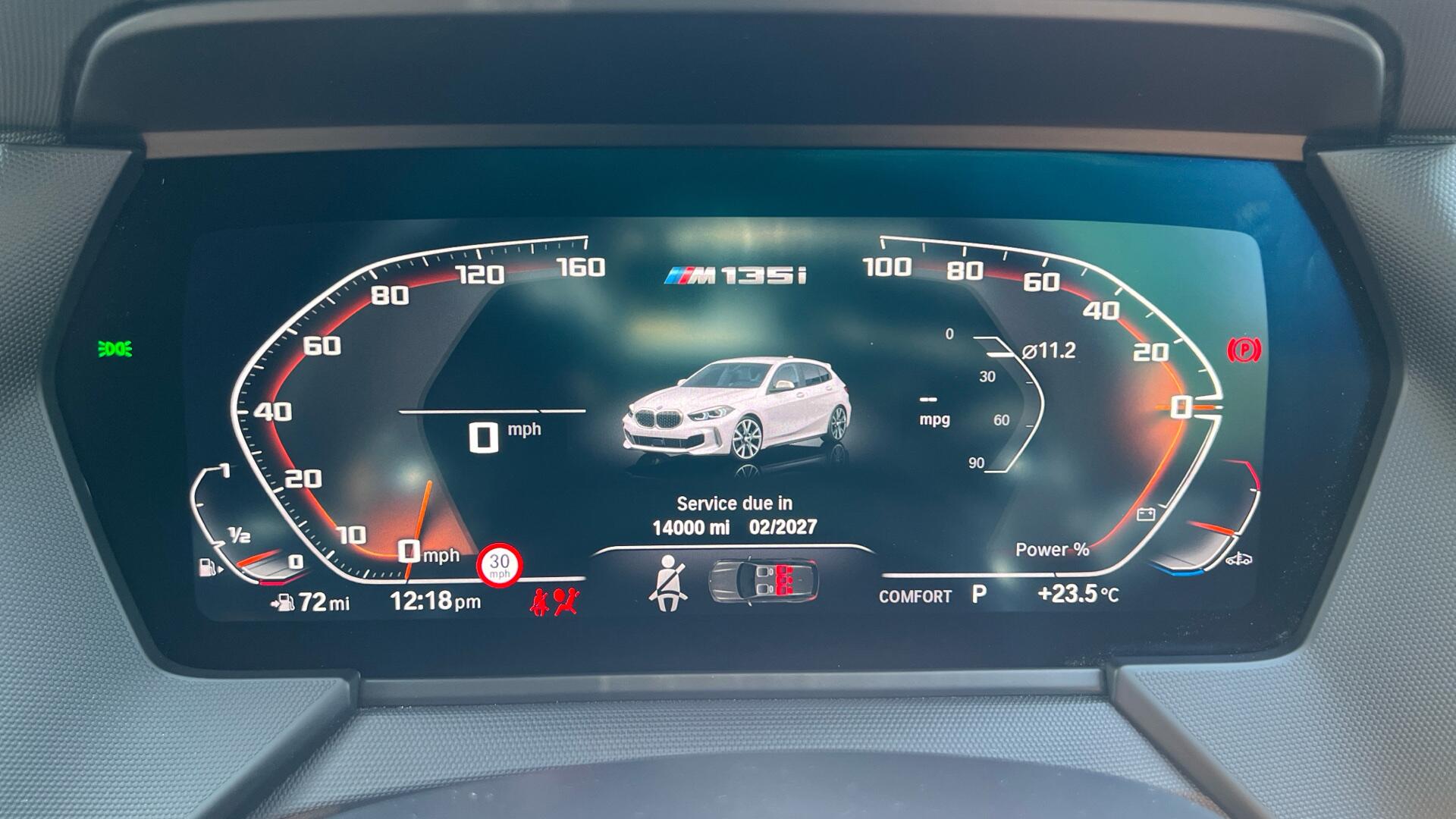 BMW 1 Series view 9