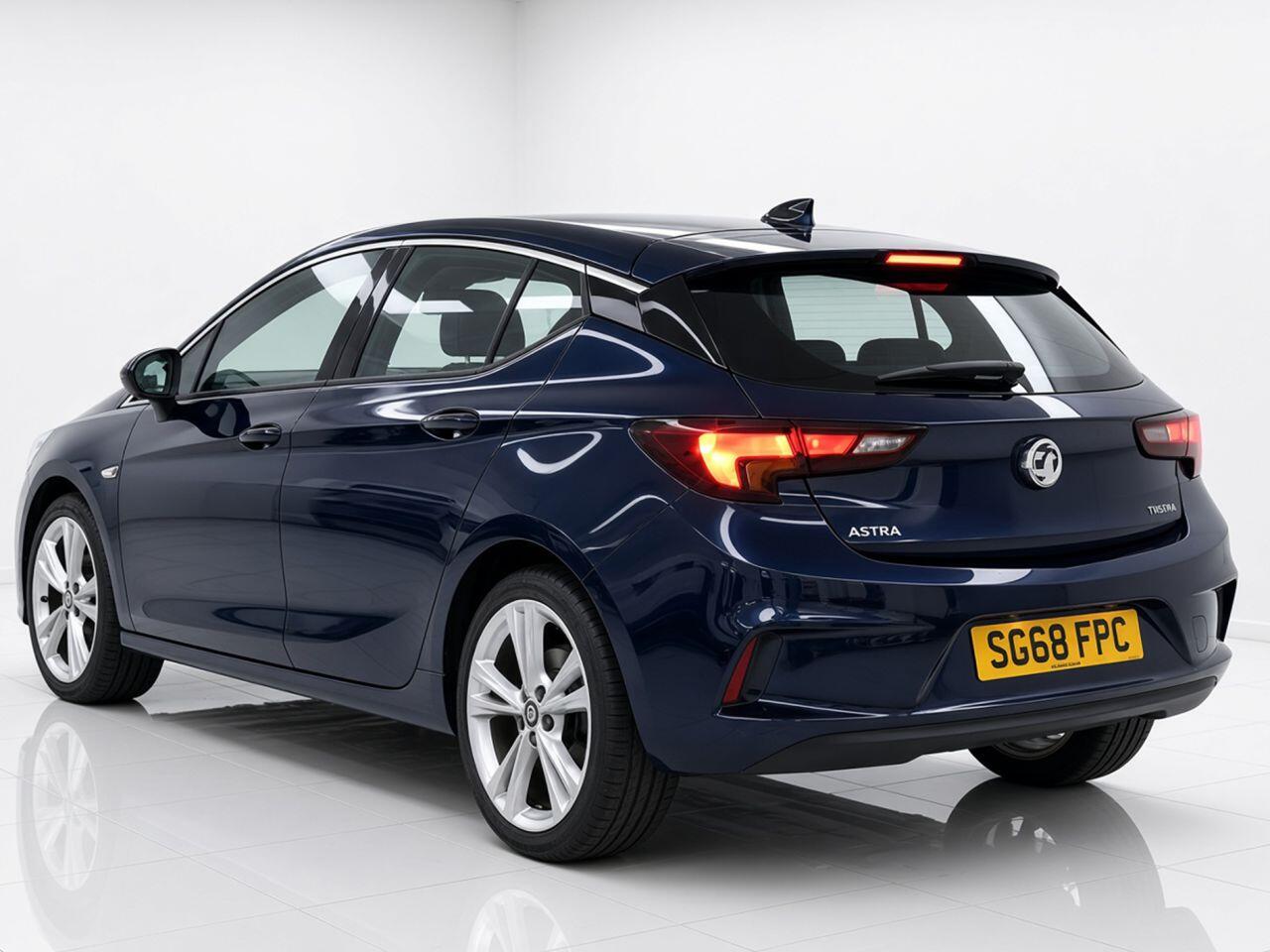 Vauxhall Astra view 4