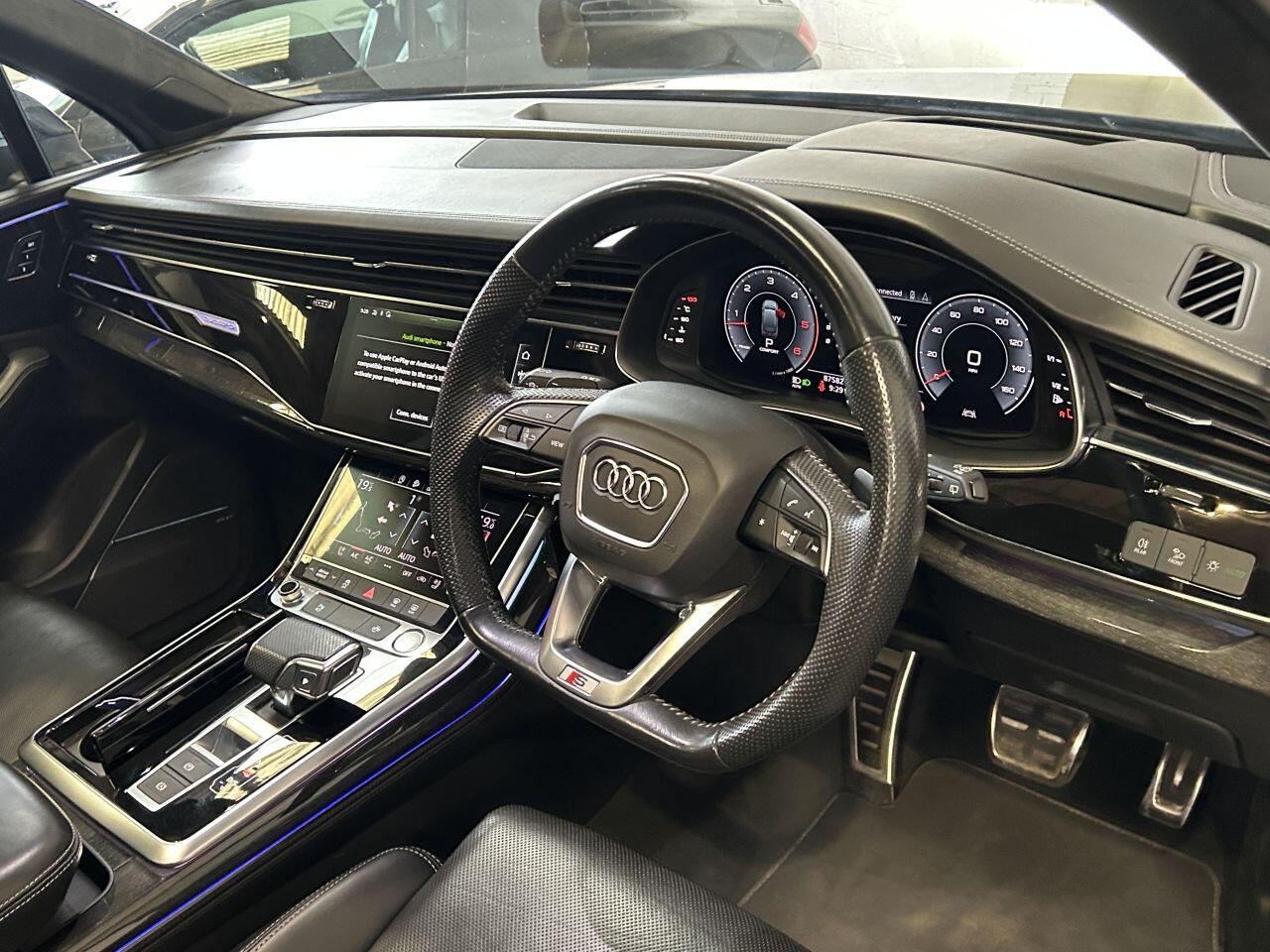 Audi Q7 view 34