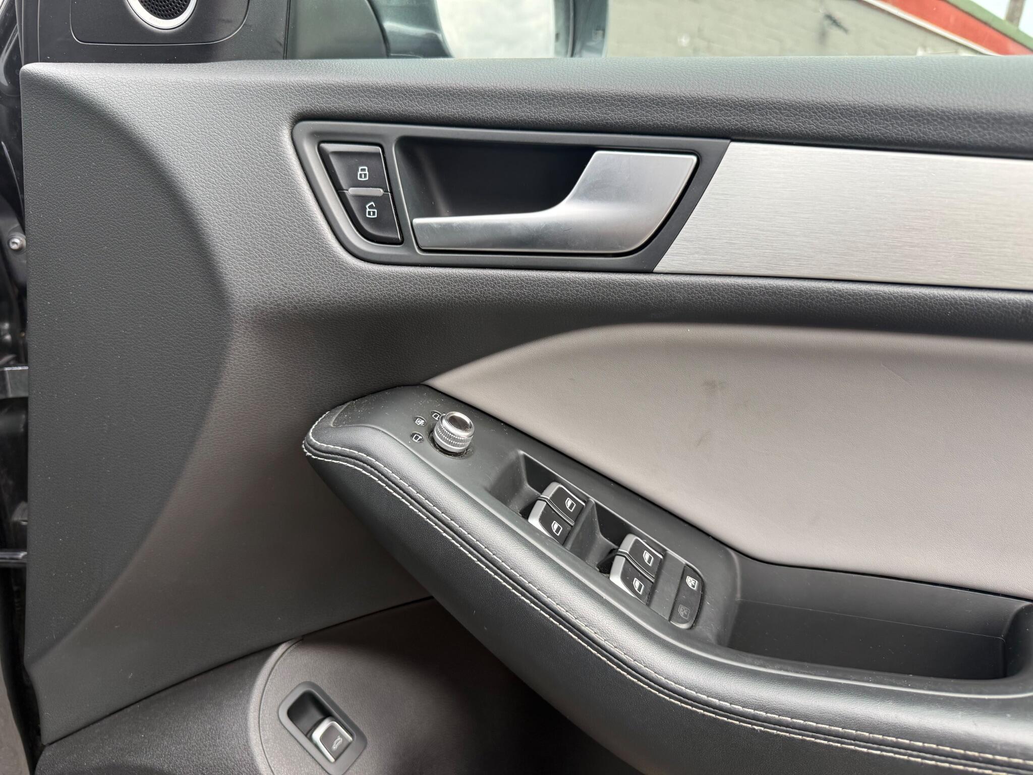 Audi Q5 view 16
