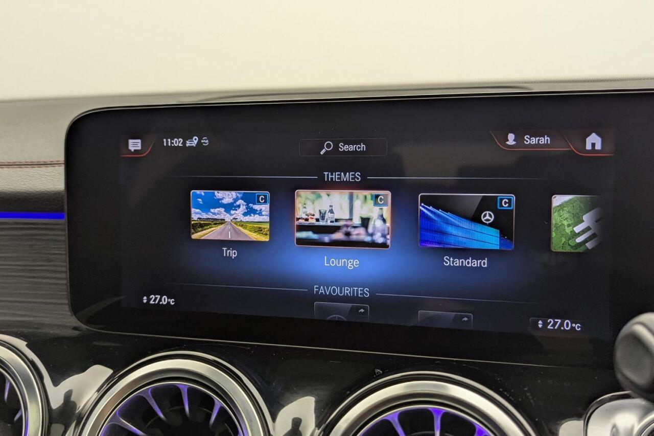 Mercedes-Benz Eqb view 23