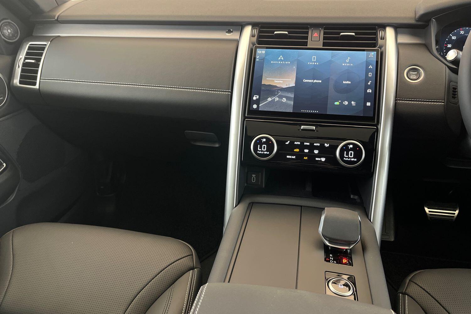 Land Rover Discovery view 12