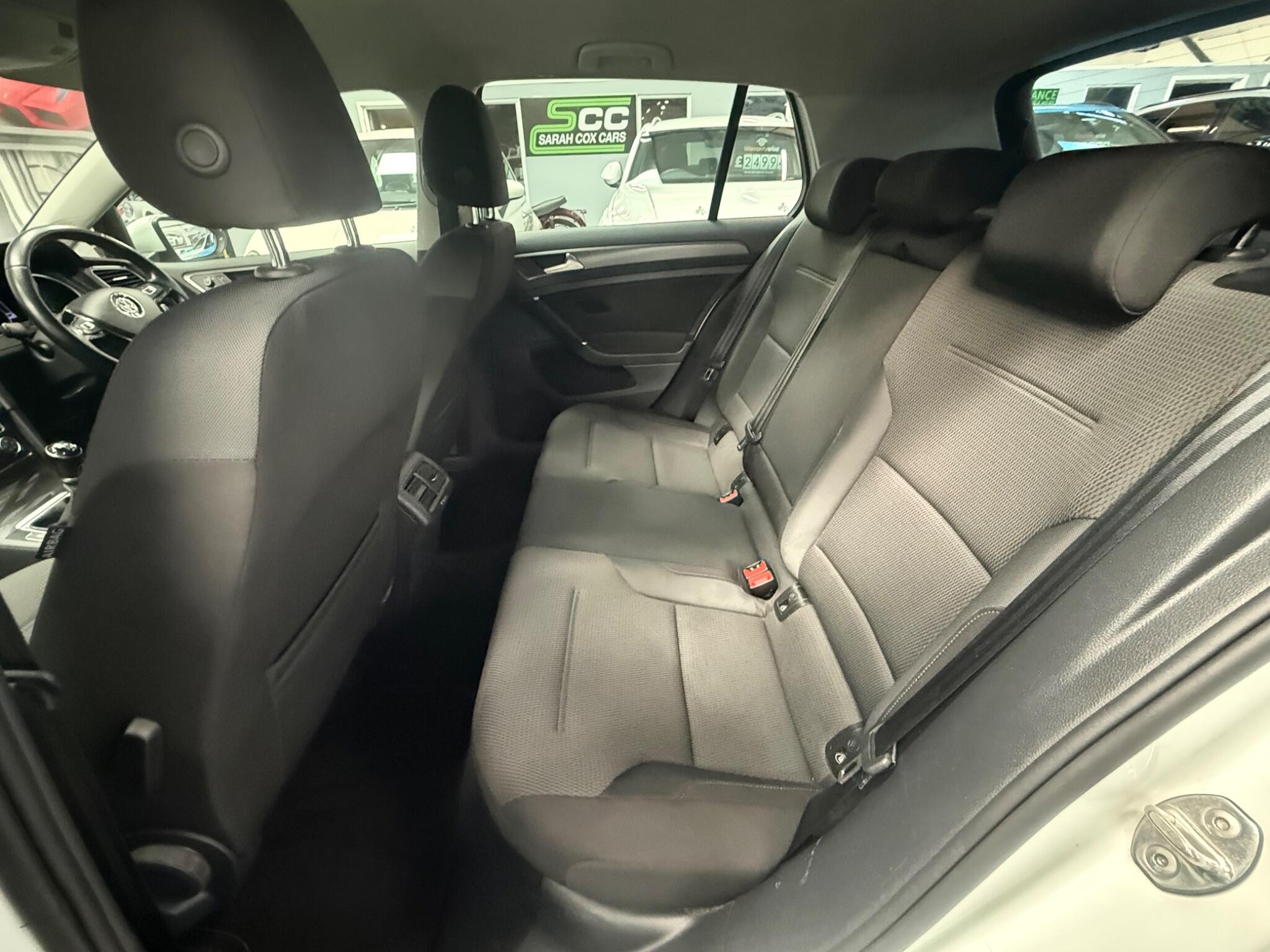 Volkswagen Golf view 10