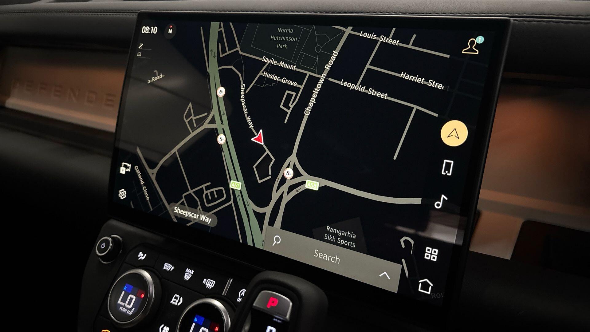 Land Rover Defender view 28