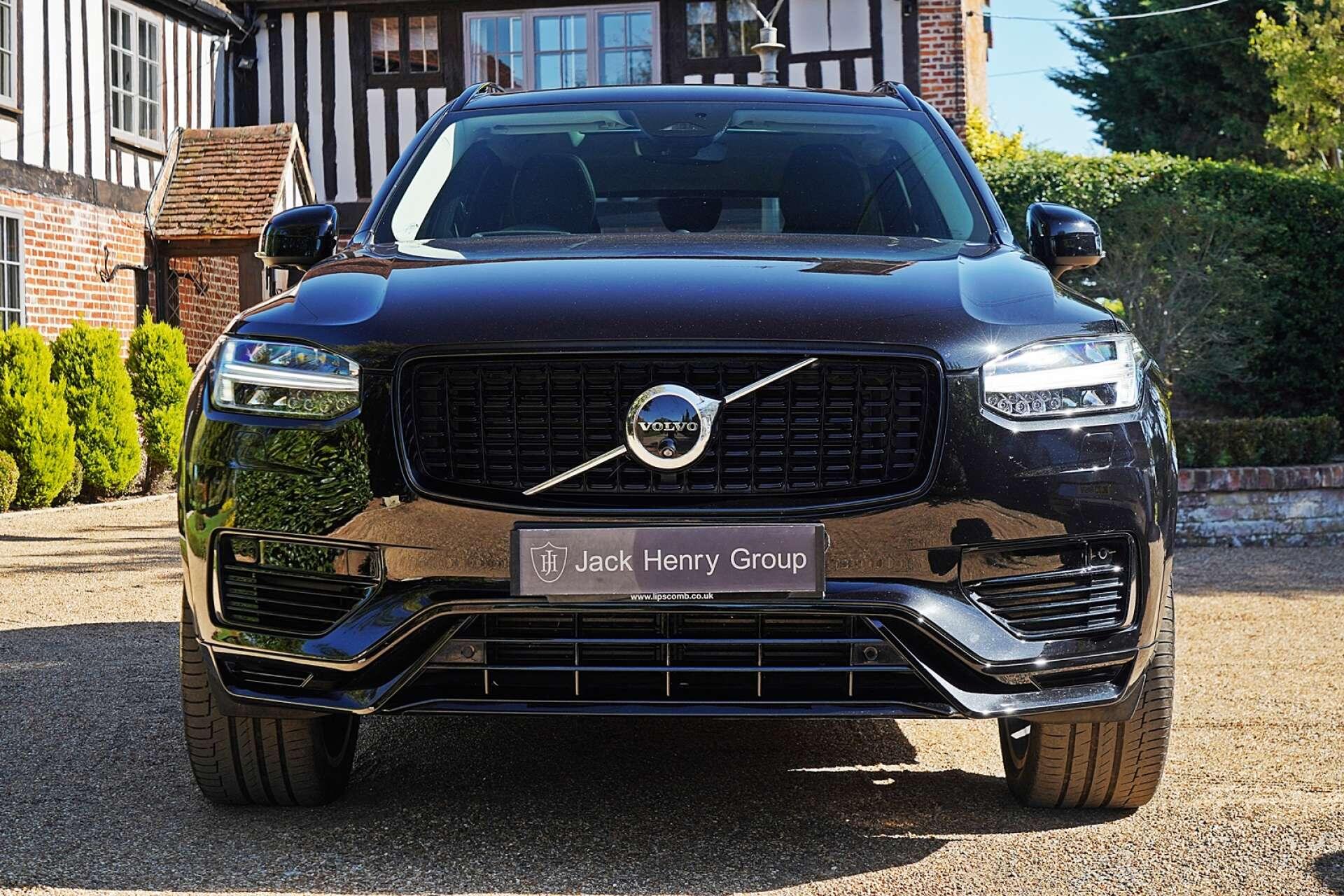 Volvo XC90 view 10