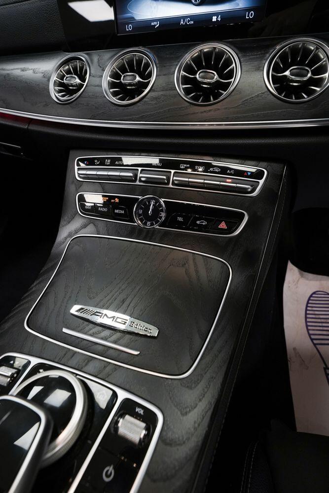 Mercedes-Benz E Class view 18