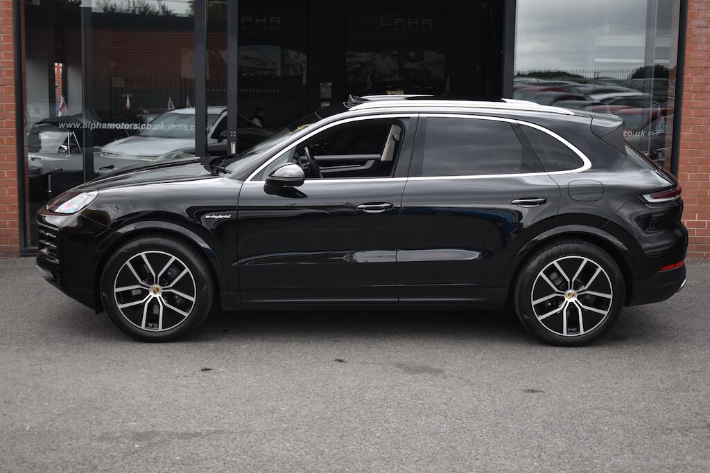 Porsche Cayenne view 15