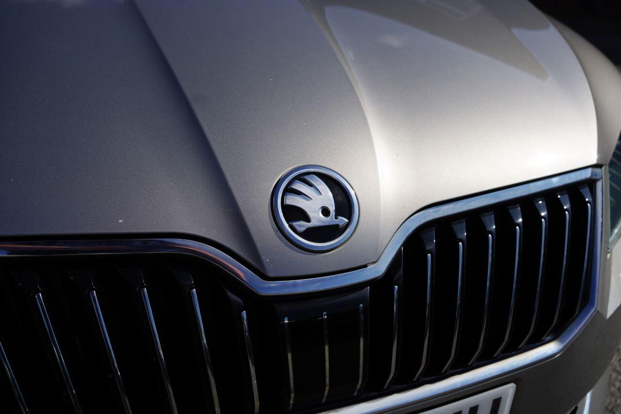 Skoda Superb view 16