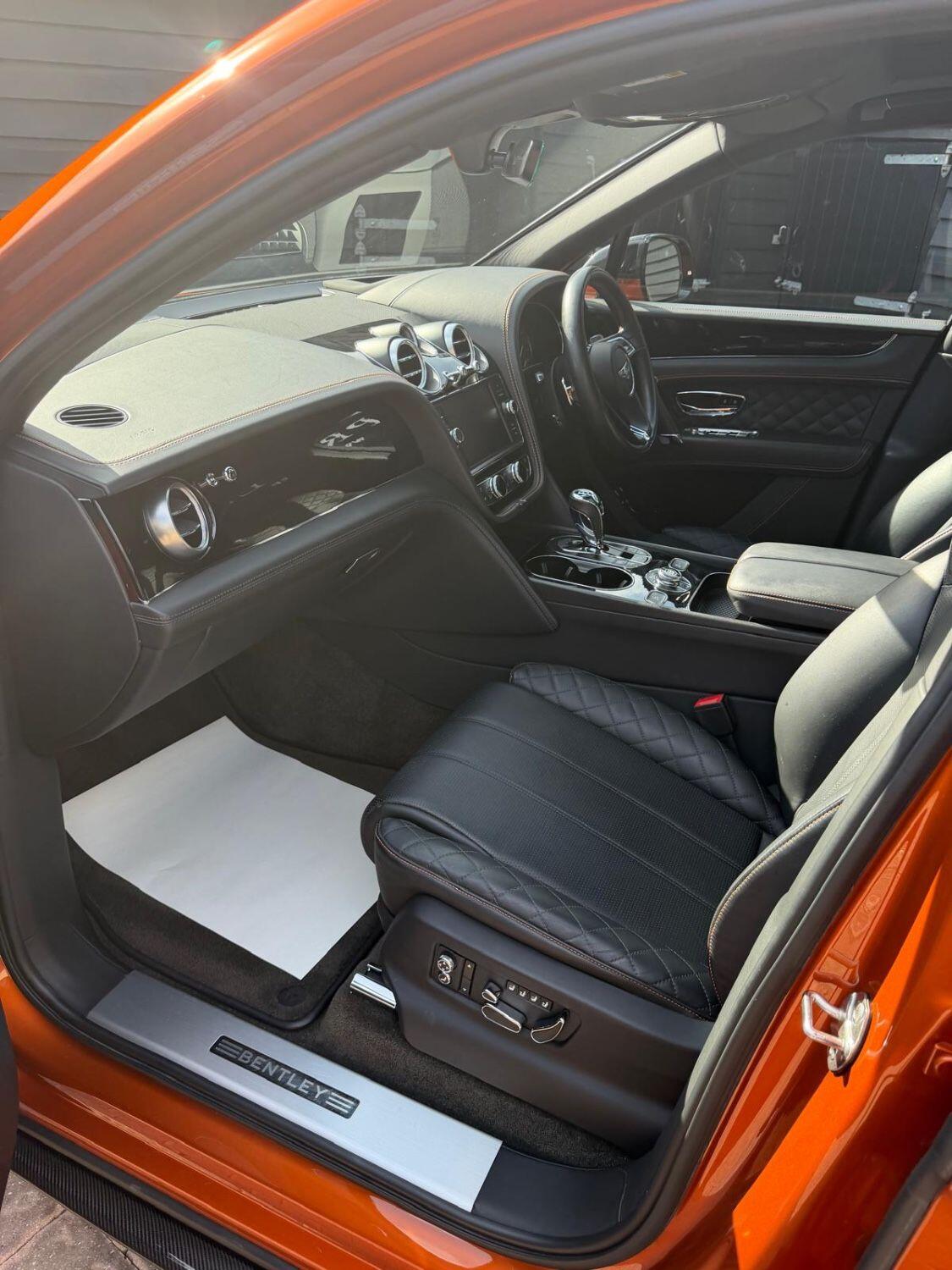 Bentley Bentayga view 10