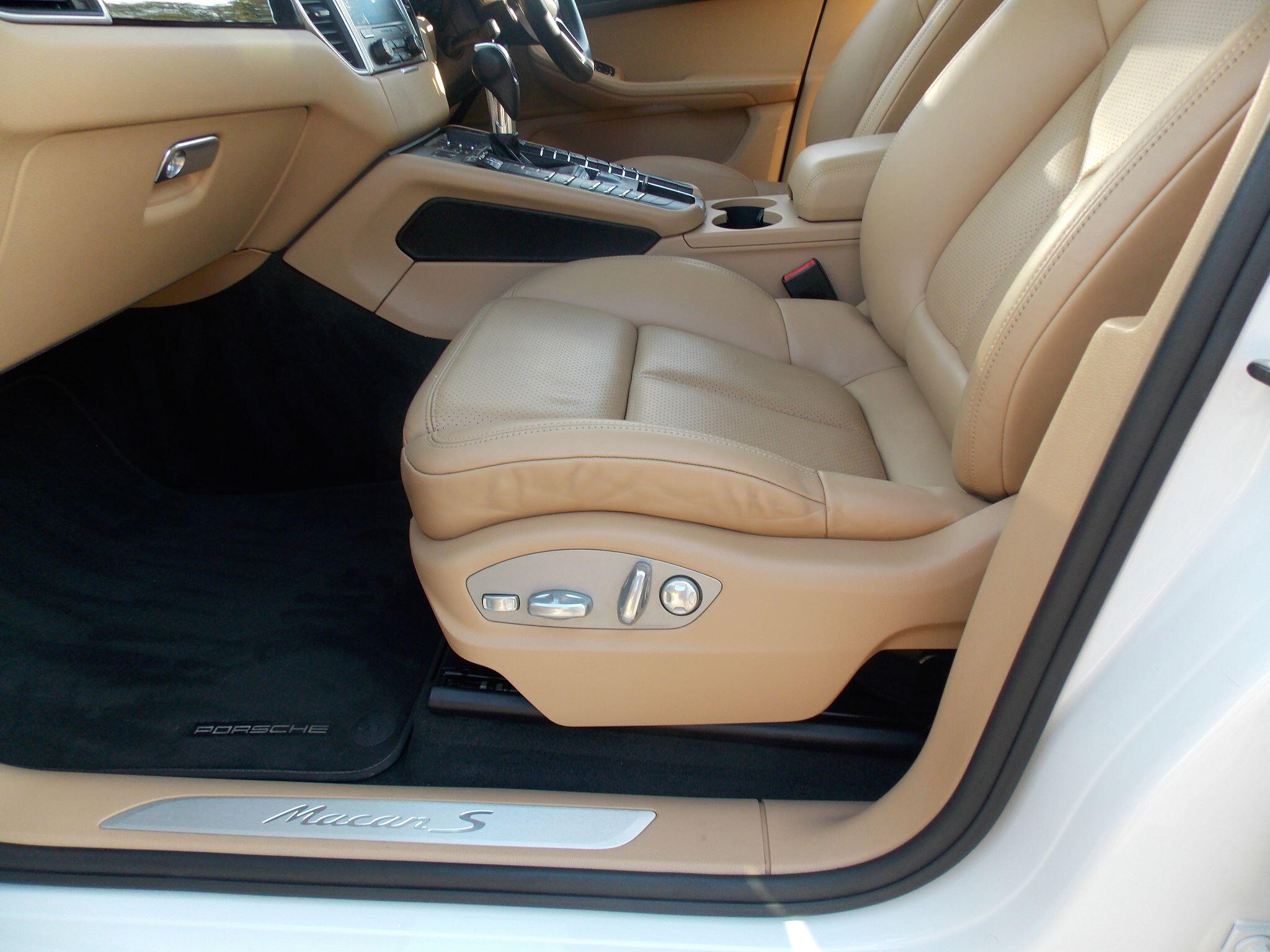 Porsche Macan view 77