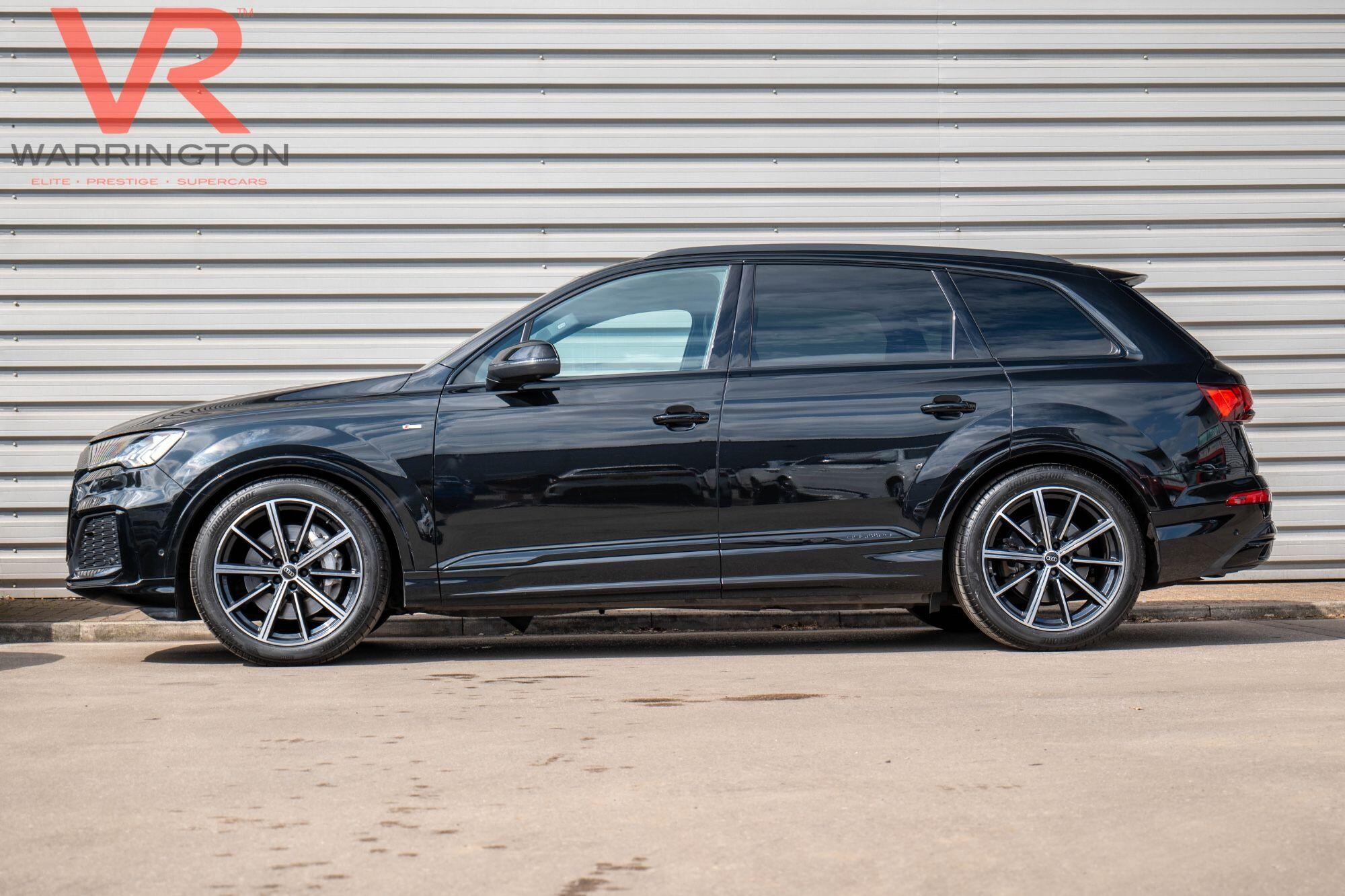 Audi Q7 view 7