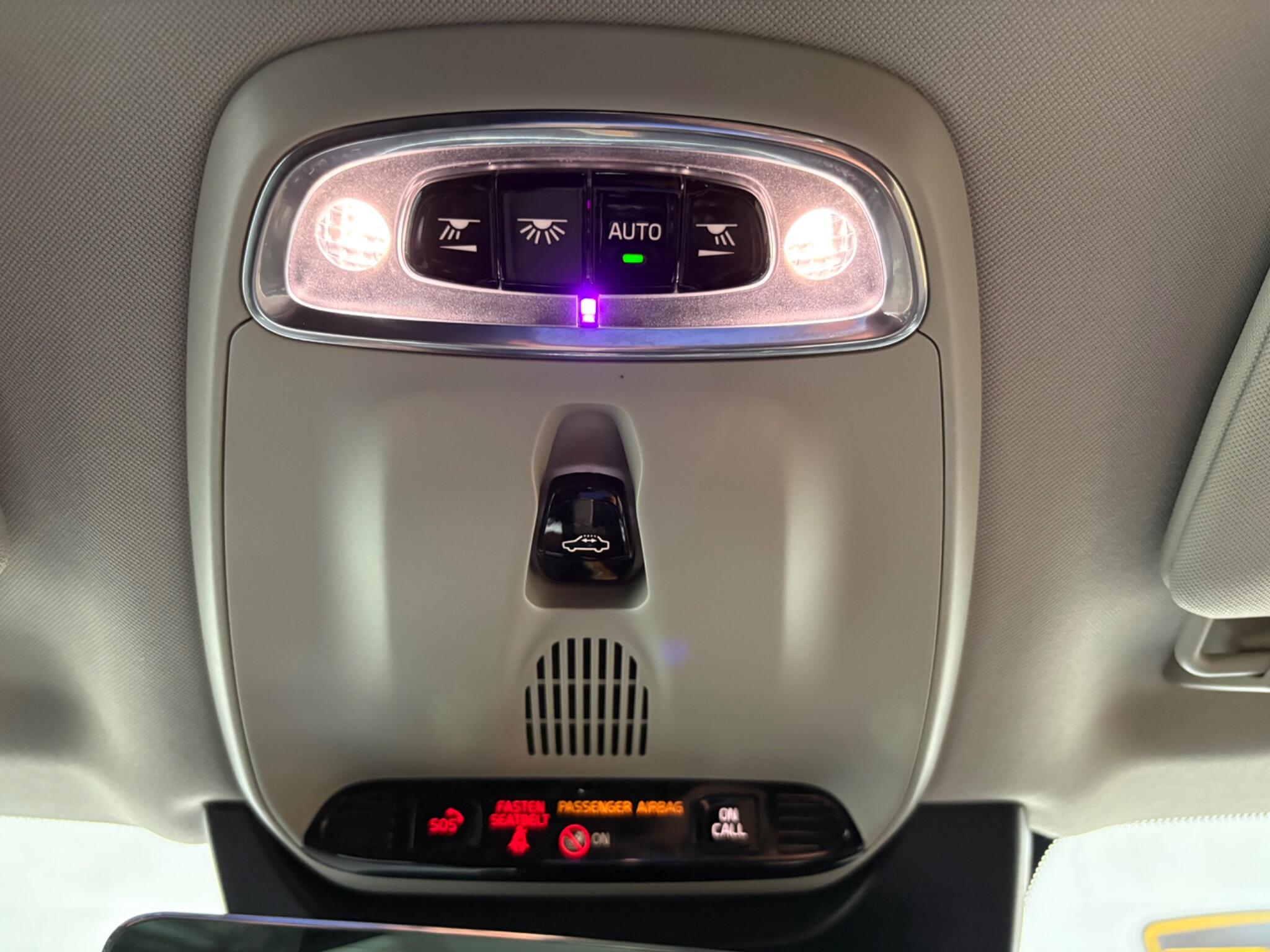 Volvo XC90 view 14