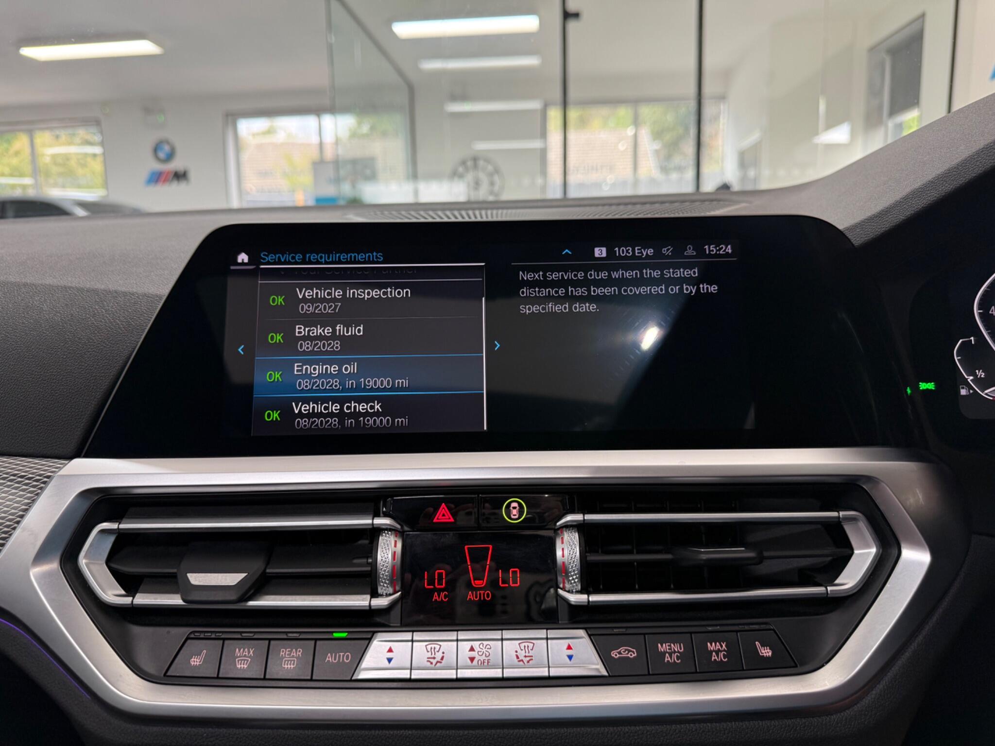 BMW 3 Series view 18