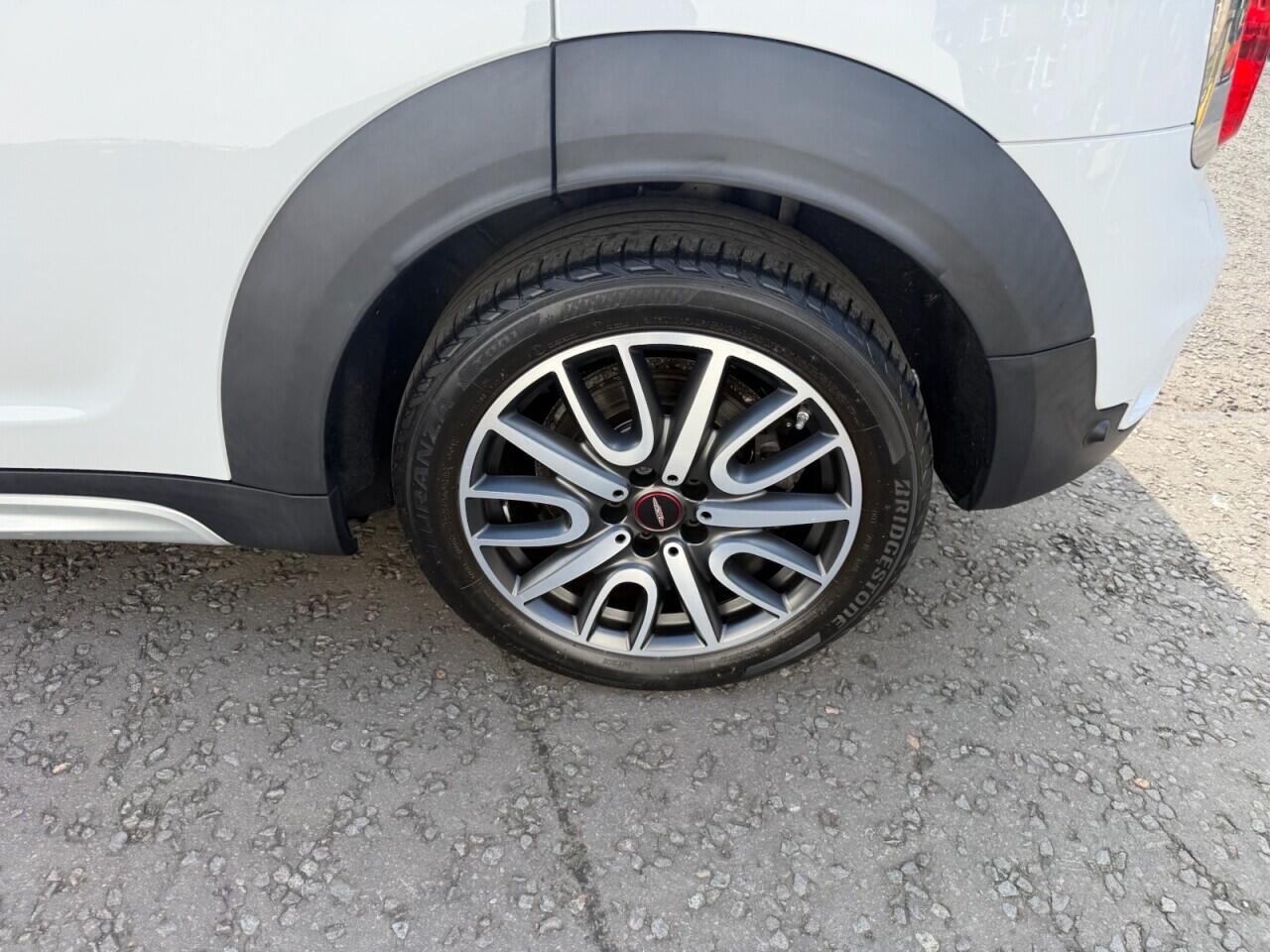 MINI Countryman view 27