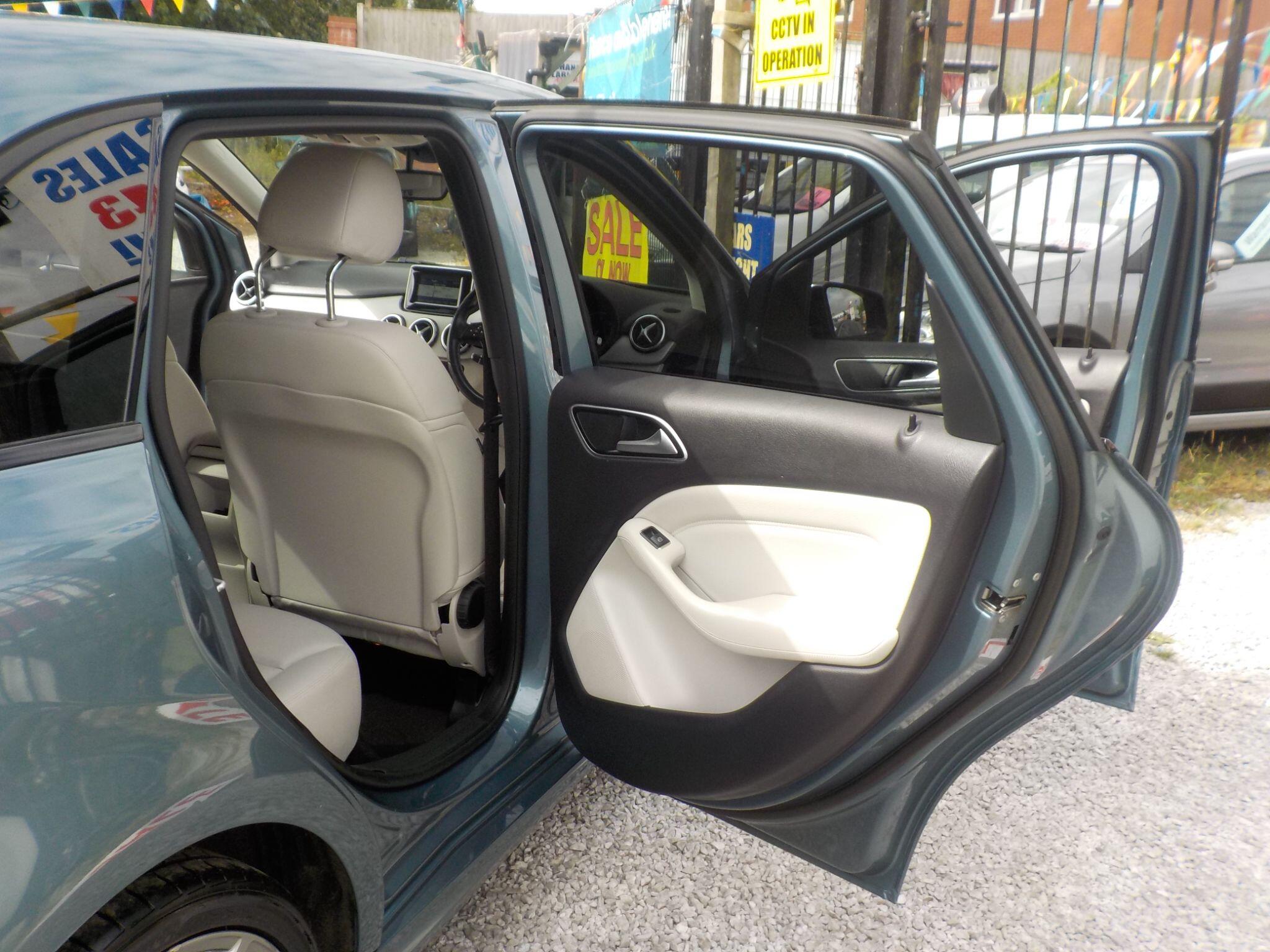 Mercedes-Benz B Class 1.8 B200 CDI Sport 7G-DCT Euro 5 (s/s) 5dr