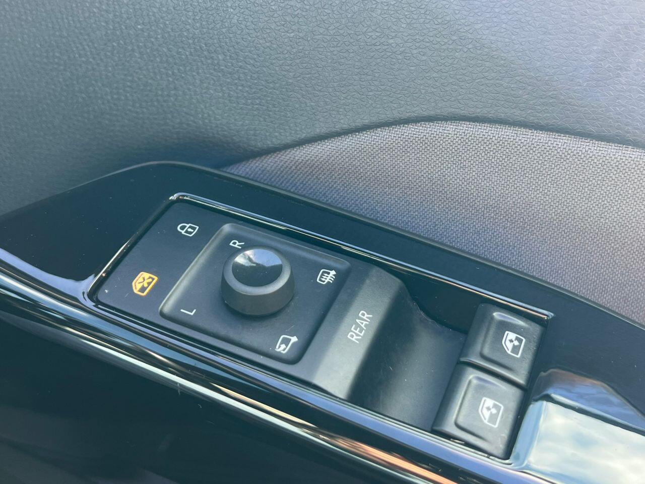 Volkswagen ID.3 view 6