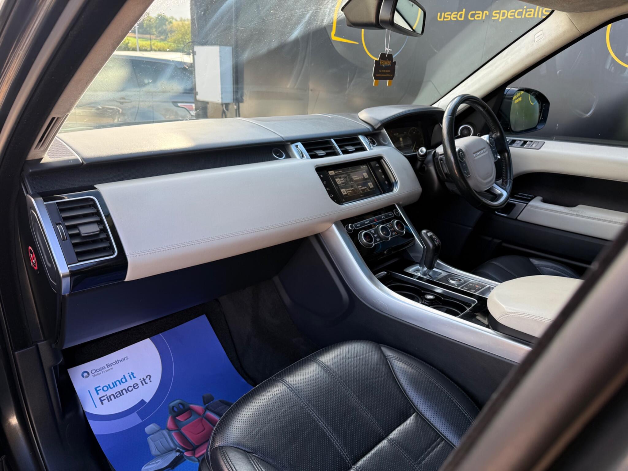 Land Rover Range Rover Sport view 28