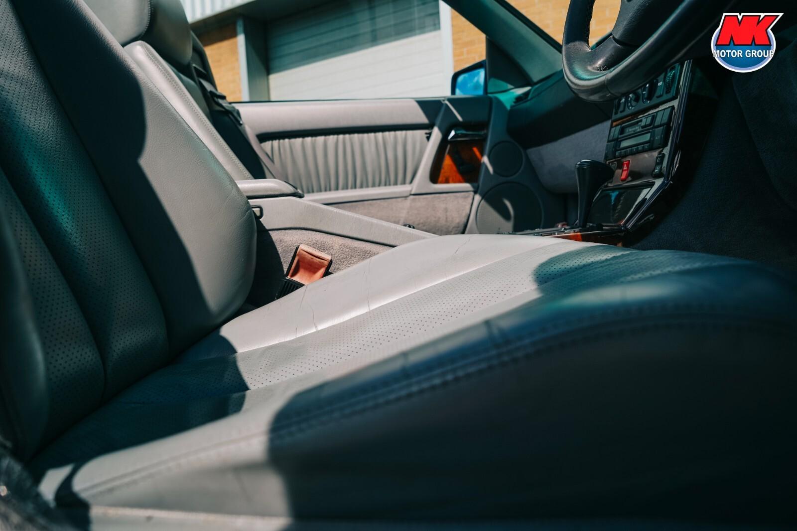 Mercedes-Benz SL view 16